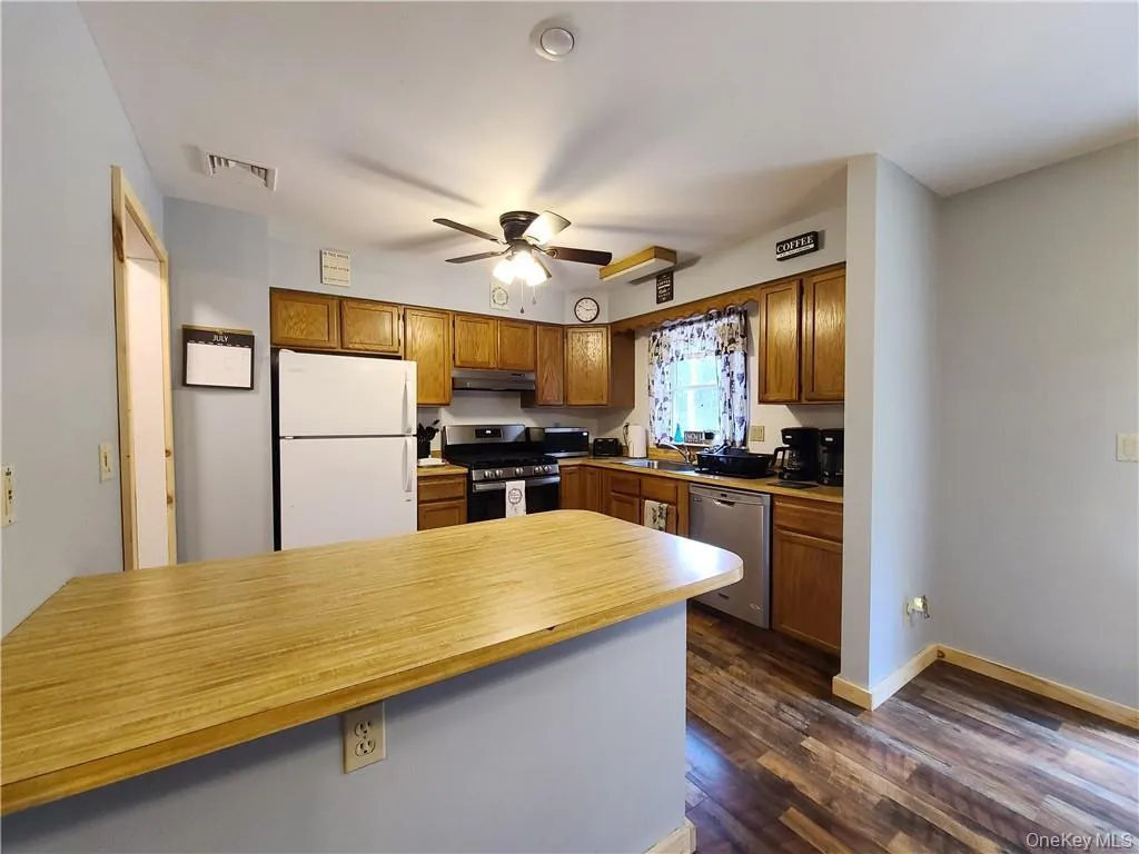 70 Okeechobee Road, Lumberland, NY, 5 Bedrooms Bedrooms, 9 Rooms Rooms,4 BathroomsBathrooms,Residential,For Rent,Okeechobee,0,954384 70 Okeechobee Road, Lumberland, NY, 5 Bedrooms Bedrooms, 9 Rooms Rooms,4 BathroomsBathrooms,Residential,For Rent,Okeechobee,0,954384