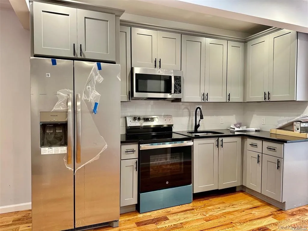 442 fountain avenue, New York, NY, 3 Bedrooms Bedrooms, 5 Rooms Rooms,2 BathroomsBathrooms,Residential Lease,Idx,fountain avenue,0,954398 442 fountain avenue, New York, NY, 3 Bedrooms Bedrooms, 5 Rooms Rooms,2 BathroomsBathrooms,Residential Lease,Idx,fountain avenue,0,954398