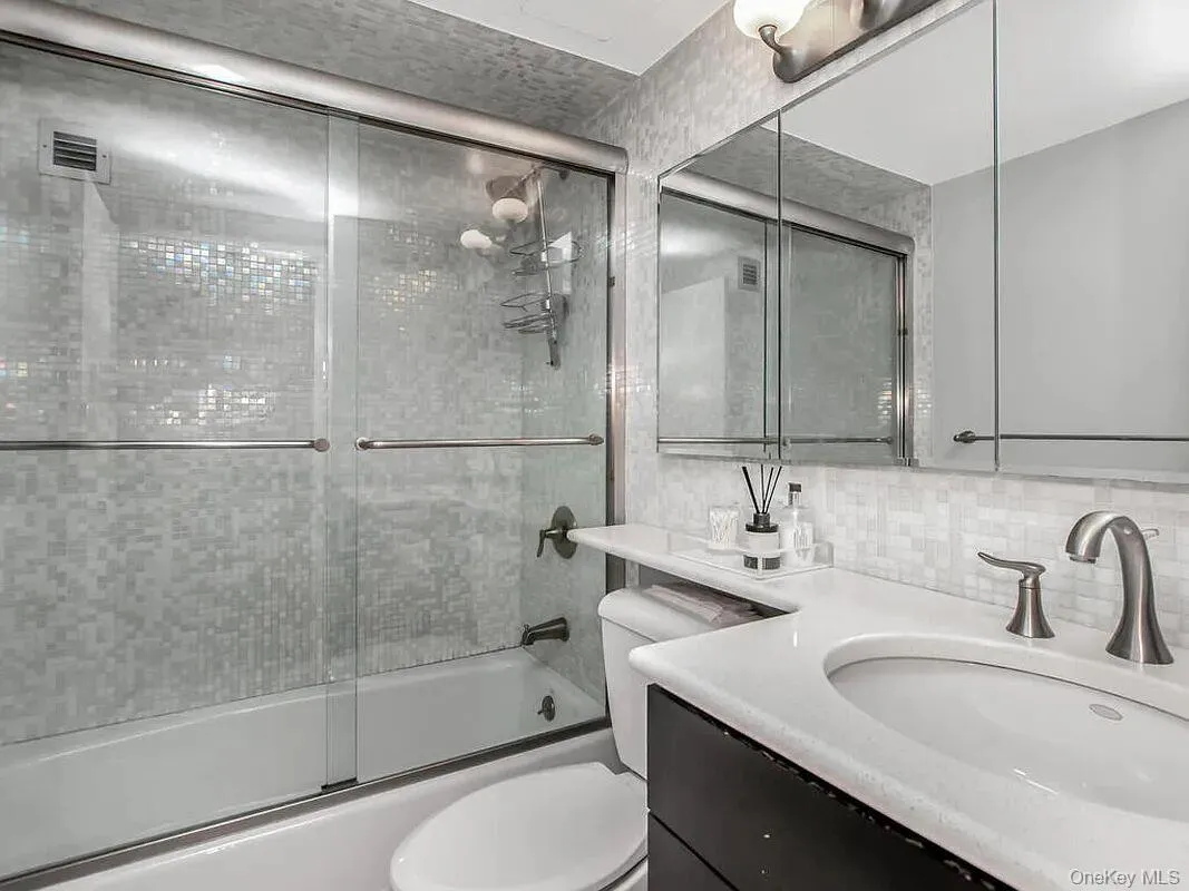 Bathroom Bathroom