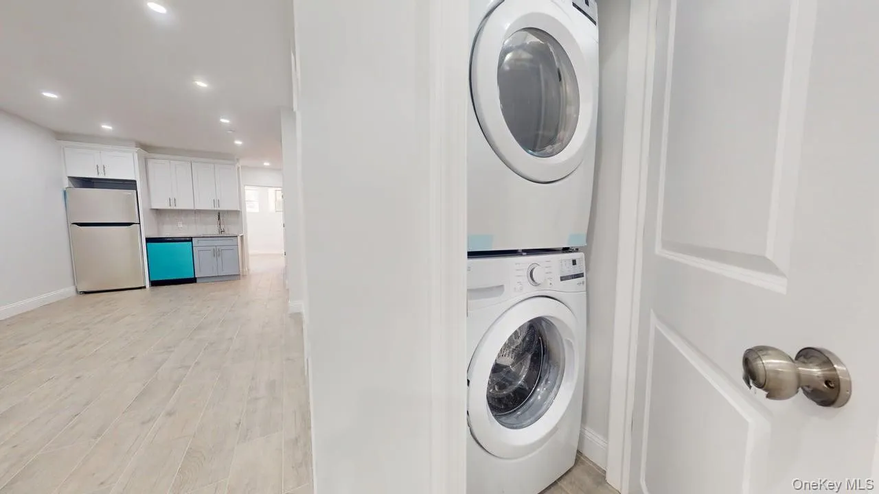 72-17 66th Place, New York, NY, 2 Bedrooms Bedrooms, 4 Rooms Rooms,1 BathroomBathrooms,Residential Lease,Idx,66th,0,954480 72-17 66th Place, New York, NY, 2 Bedrooms Bedrooms, 4 Rooms Rooms,1 BathroomBathrooms,Residential Lease,Idx,66th,0,954480