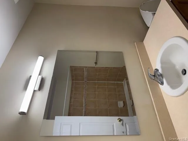 156 Sea Grass Lane, New York, NY, 3 Bedrooms Bedrooms, 6 Rooms Rooms,2 BathroomsBathrooms,Residential Lease,For Rent,Sea Grass,0,954495 156 Sea Grass Lane, New York, NY, 3 Bedrooms Bedrooms, 6 Rooms Rooms,2 BathroomsBathrooms,Residential Lease,For Rent,Sea Grass,0,954495