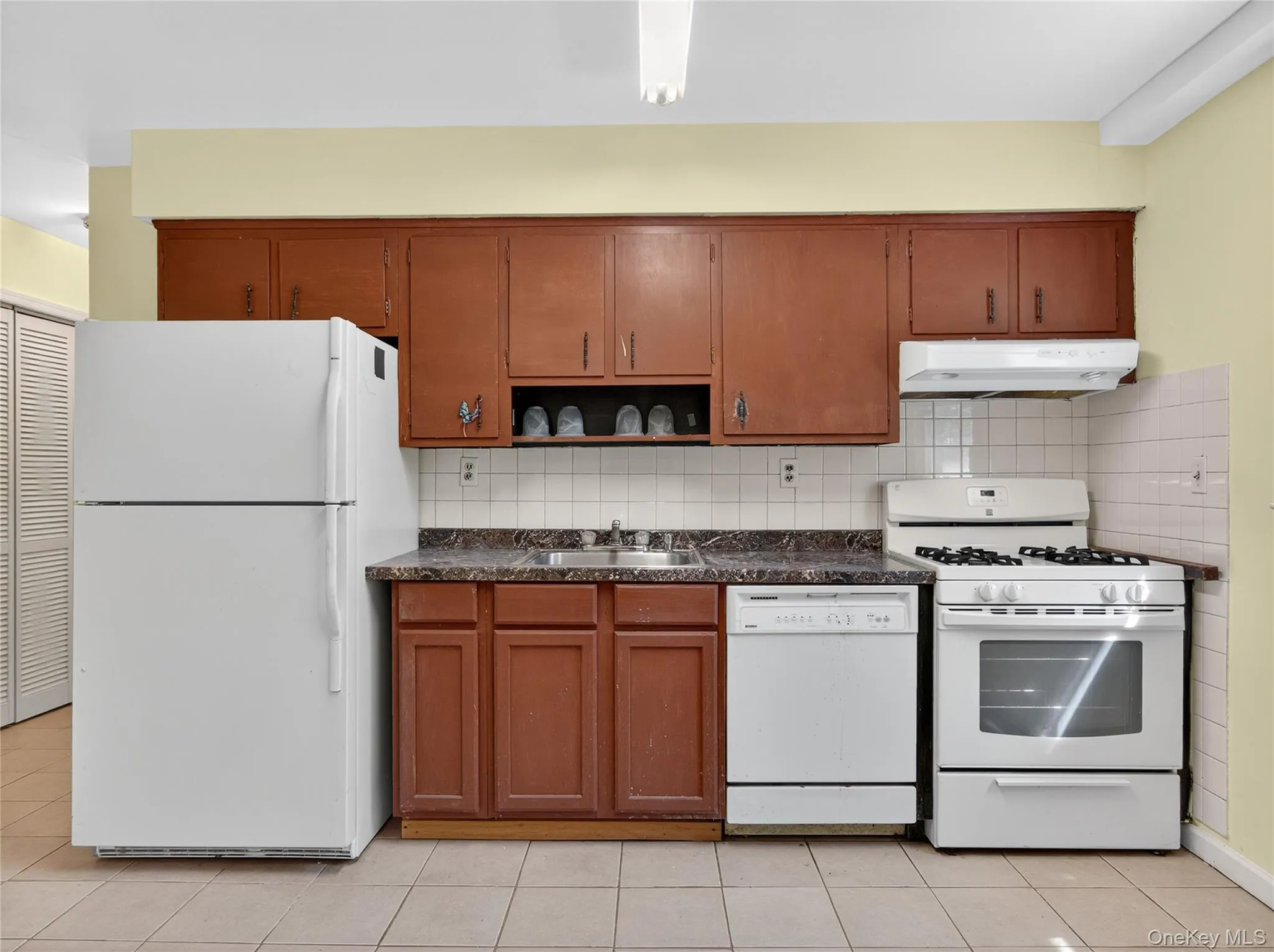 37 Carnation Drive, Clarkstown, NY, 2 Bedrooms Bedrooms, 4 Rooms Rooms,1 BathroomBathrooms,Residential Lease,Idx,Carnation,0,954512 37 Carnation Drive, Clarkstown, NY, 2 Bedrooms Bedrooms, 4 Rooms Rooms,1 BathroomBathrooms,Residential Lease,Idx,Carnation,0,954512