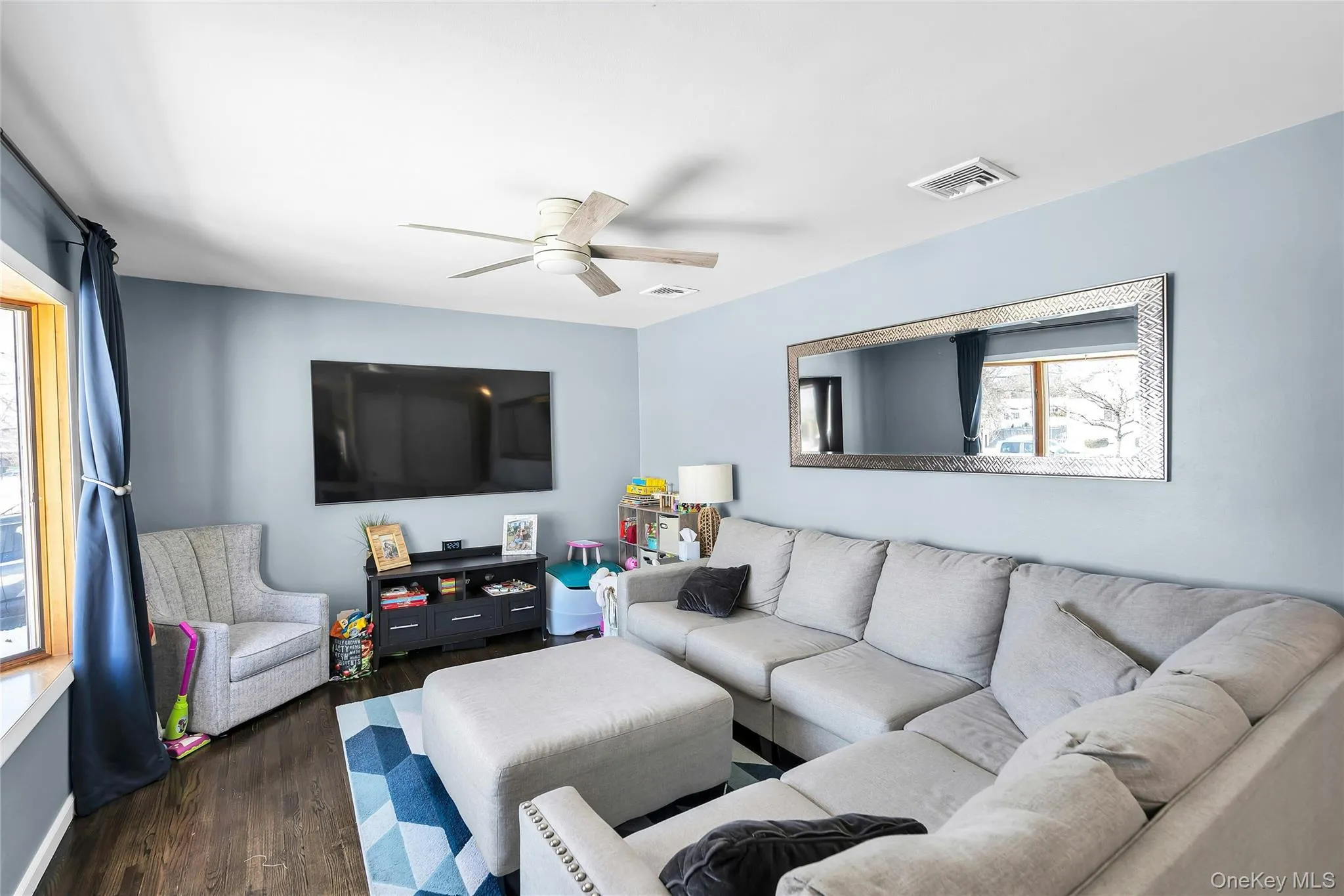 53 Calvert Avenue, Huntington, NY, 3 Bedrooms Bedrooms, 5 Rooms Rooms,1 BathroomBathrooms,Residential,For Rent,Calvert,0,954514 53 Calvert Avenue, Huntington, NY, 3 Bedrooms Bedrooms, 5 Rooms Rooms,1 BathroomBathrooms,Residential,For Rent,Calvert,0,954514