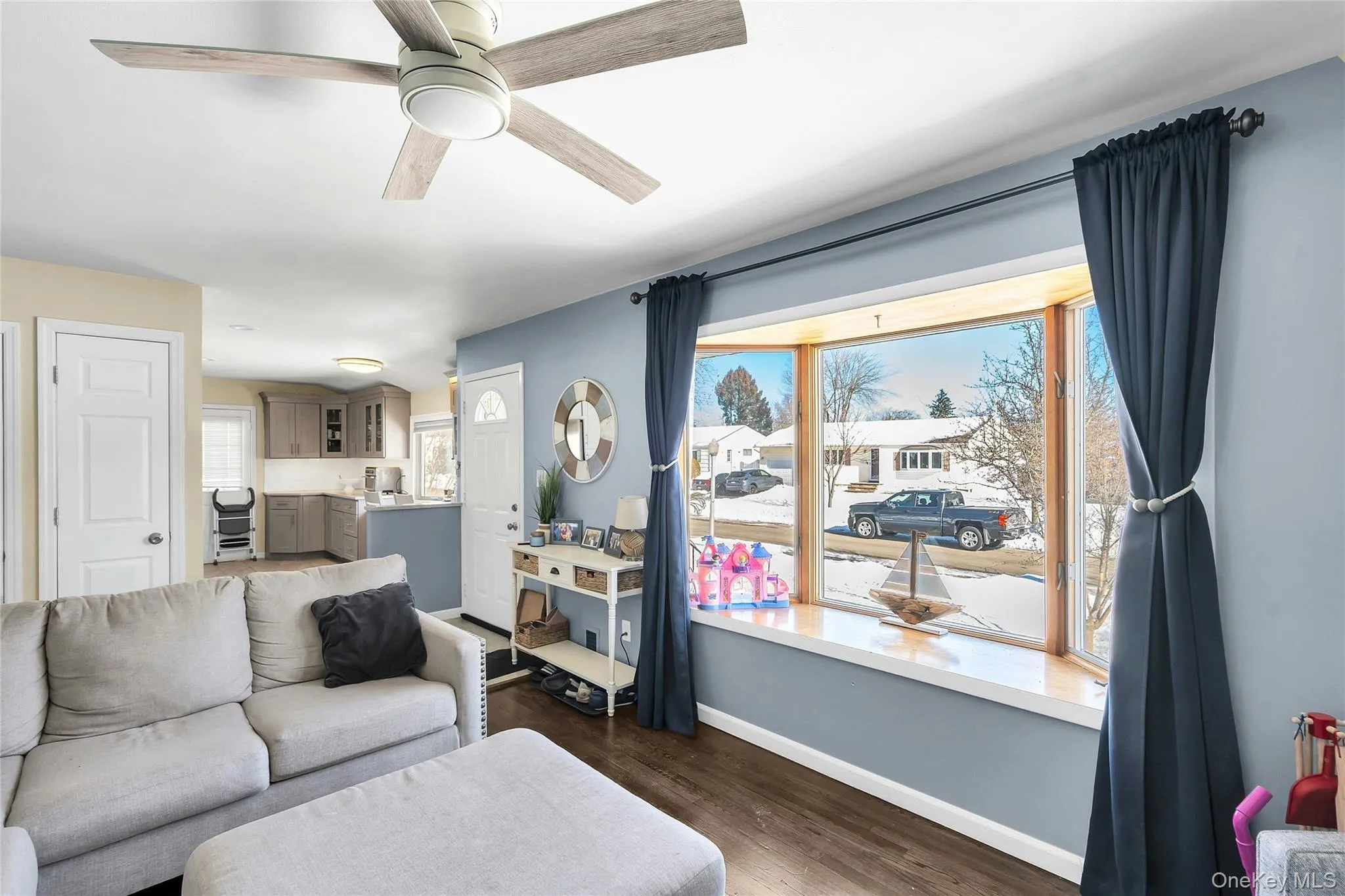 53 Calvert Avenue, Huntington, NY, 3 Bedrooms Bedrooms, 5 Rooms Rooms,1 BathroomBathrooms,Residential,For Rent,Calvert,0,954514 53 Calvert Avenue, Huntington, NY, 3 Bedrooms Bedrooms, 5 Rooms Rooms,1 BathroomBathrooms,Residential,For Rent,Calvert,0,954514