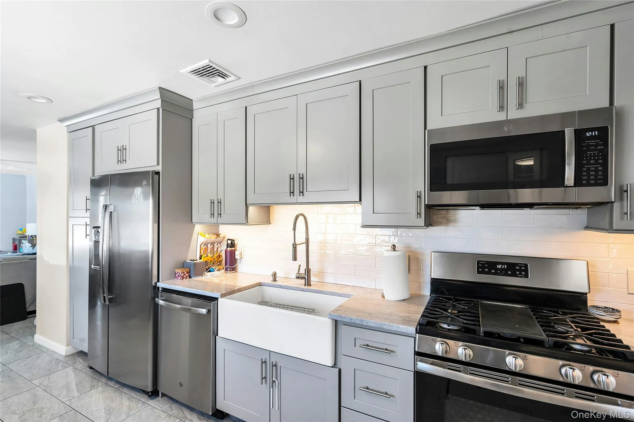 53 Calvert Avenue, Huntington, NY, 3 Bedrooms Bedrooms, 5 Rooms Rooms,1 BathroomBathrooms,Residential,For Rent,Calvert,0,954514 53 Calvert Avenue, Huntington, NY, 3 Bedrooms Bedrooms, 5 Rooms Rooms,1 BathroomBathrooms,Residential,For Rent,Calvert,0,954514