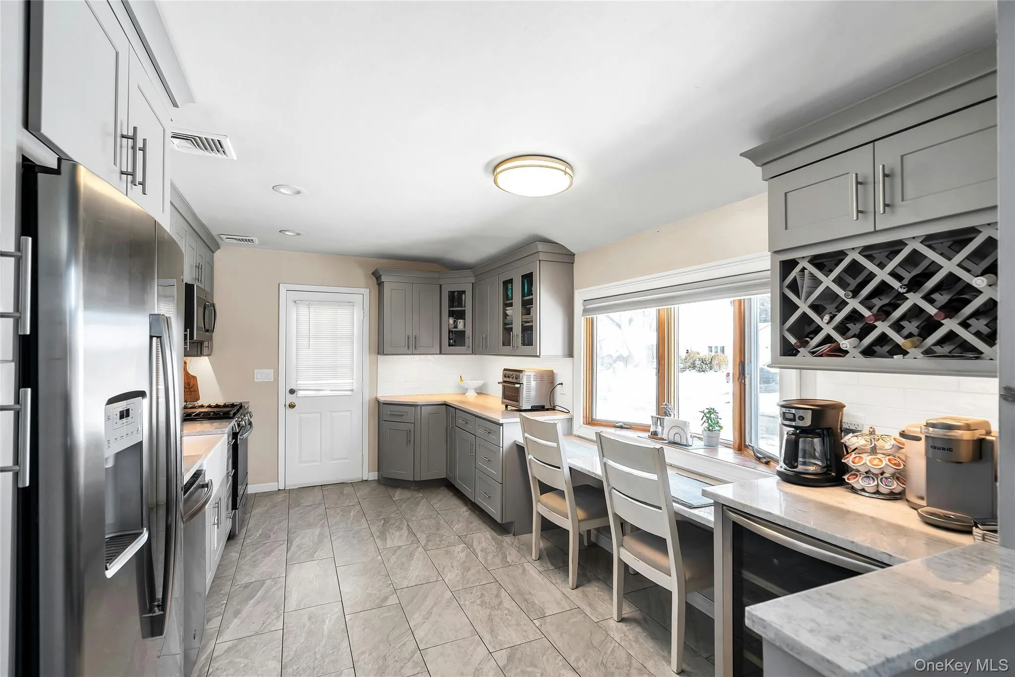 53 Calvert Avenue, Huntington, NY, 3 Bedrooms Bedrooms, 5 Rooms Rooms,1 BathroomBathrooms,Residential,For Rent,Calvert,0,954514 53 Calvert Avenue, Huntington, NY, 3 Bedrooms Bedrooms, 5 Rooms Rooms,1 BathroomBathrooms,Residential,For Rent,Calvert,0,954514