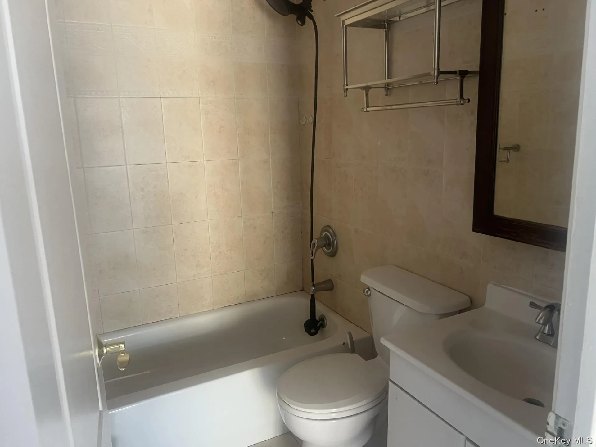 61-31 136th Street, New York, NY, 3 Bedrooms Bedrooms, 6 Rooms Rooms,1 BathroomBathrooms,Residential Lease,Idx,136th,0,954535 61-31 136th Street, New York, NY, 3 Bedrooms Bedrooms, 6 Rooms Rooms,1 BathroomBathrooms,Residential Lease,Idx,136th,0,954535