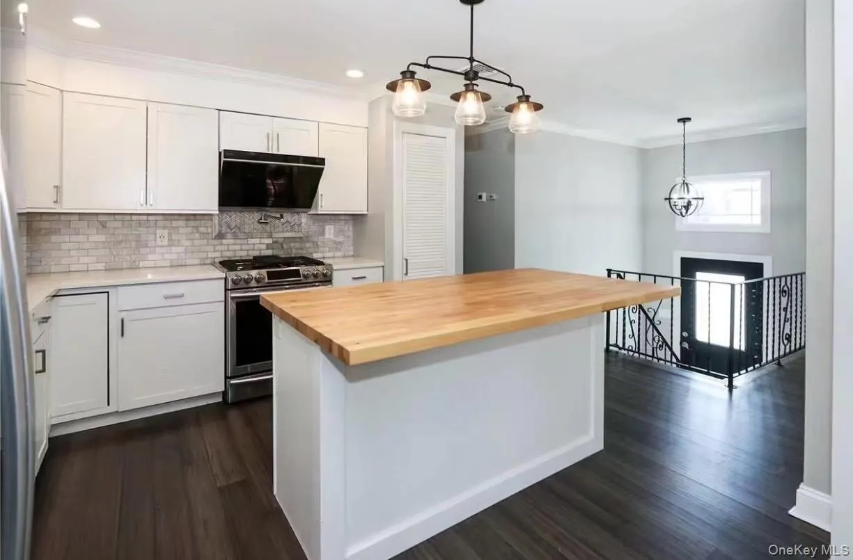 335 Gillette Street, Huntington, NY, 2 Bedrooms Bedrooms, 2 Rooms Rooms,2 BathroomsBathrooms,Residential Lease,Idx,Gillette,0,954559 335 Gillette Street, Huntington, NY, 2 Bedrooms Bedrooms, 2 Rooms Rooms,2 BathroomsBathrooms,Residential Lease,Idx,Gillette,0,954559