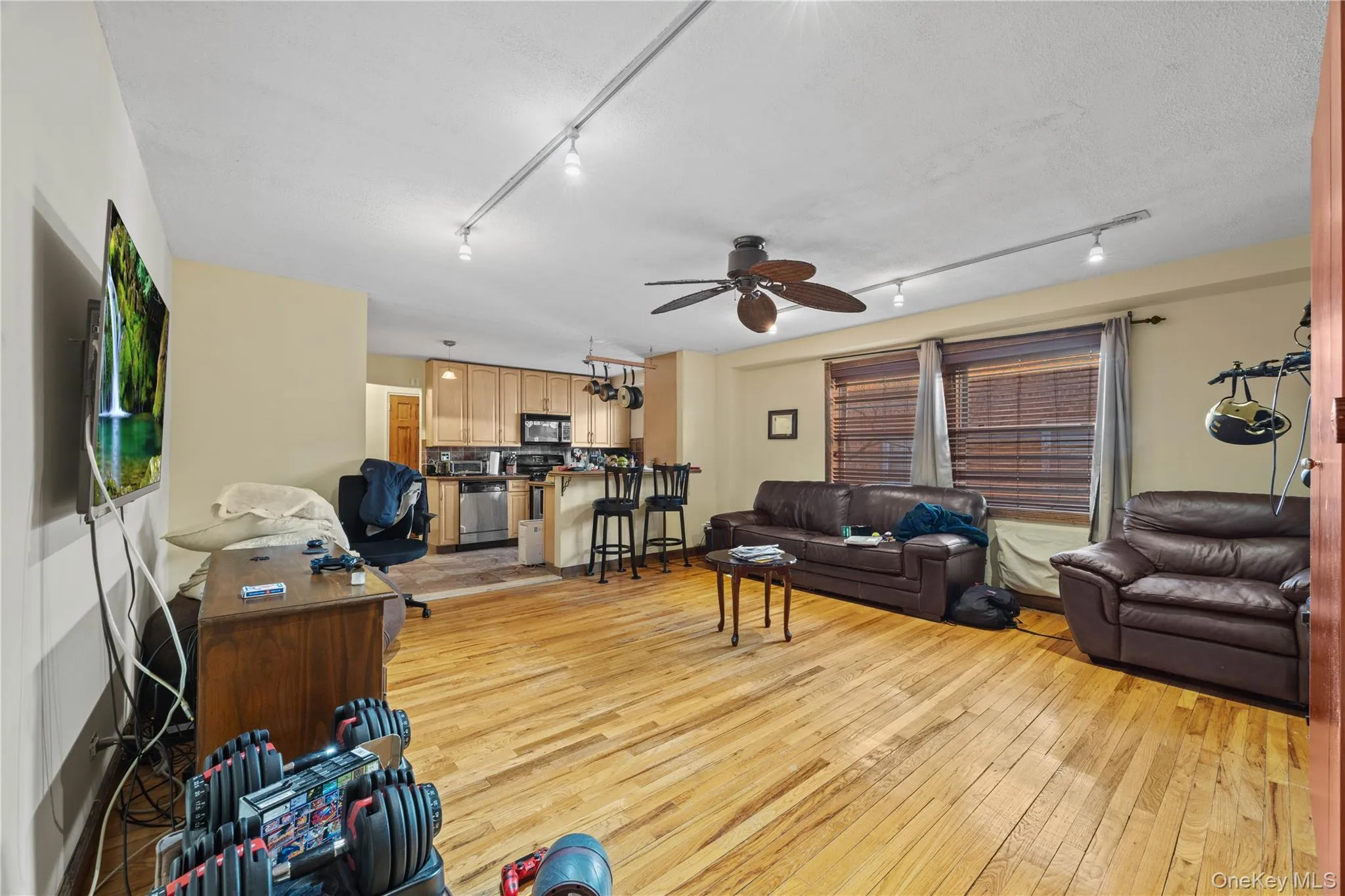 6291 Broadway, New York, NY, 3 Rooms Rooms,1 BathroomBathrooms,Residential,For Rent,Broadway,0,954598 6291 Broadway, New York, NY, 3 Rooms Rooms,1 BathroomBathrooms,Residential,For Rent,Broadway,0,954598