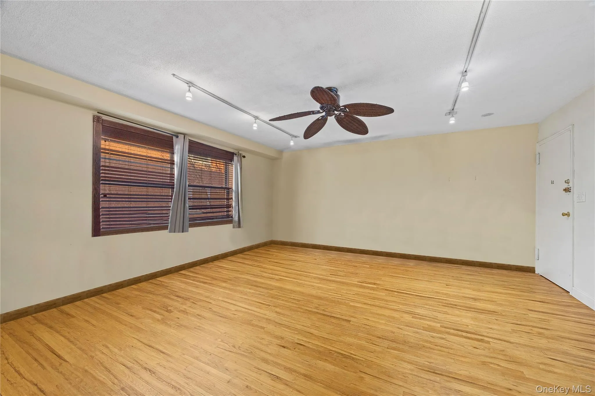 6291 Broadway, New York, NY, 3 Rooms Rooms,1 BathroomBathrooms,Residential,For Rent,Broadway,0,954598 6291 Broadway, New York, NY, 3 Rooms Rooms,1 BathroomBathrooms,Residential,For Rent,Broadway,0,954598