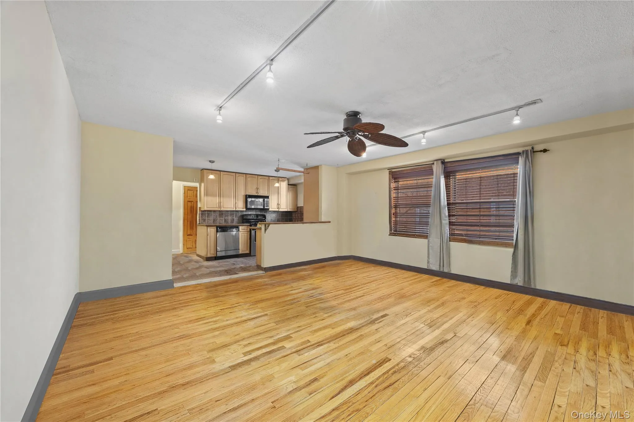 6291 Broadway, New York, NY, 3 Rooms Rooms,1 BathroomBathrooms,Residential,For Rent,Broadway,0,954598 6291 Broadway, New York, NY, 3 Rooms Rooms,1 BathroomBathrooms,Residential,For Rent,Broadway,0,954598