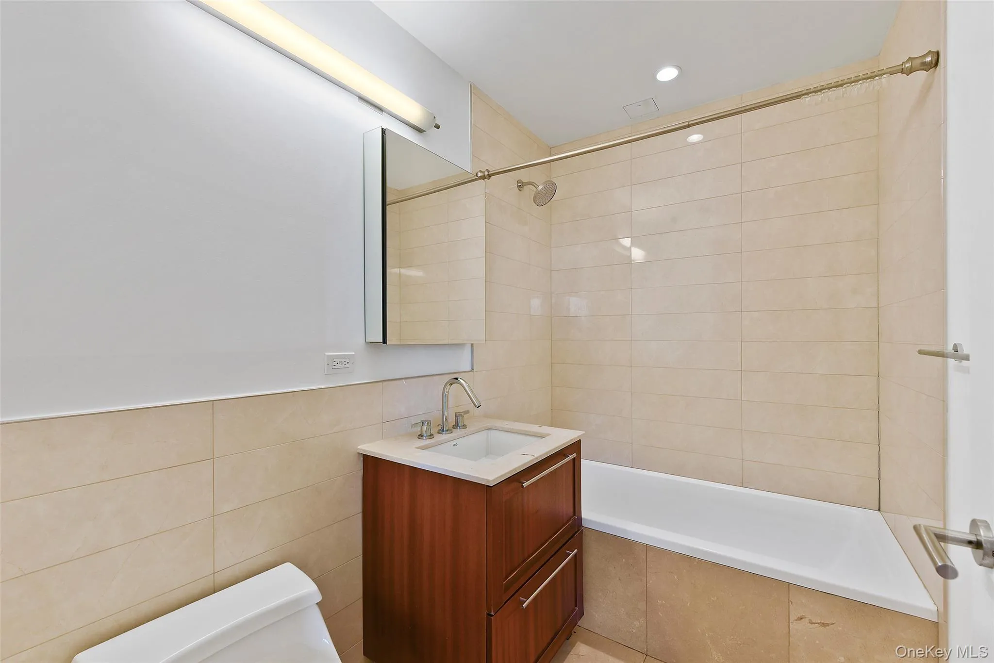 460 236th Street, New York, NY, 2 Bedrooms Bedrooms, 5 Rooms Rooms,2 BathroomsBathrooms,Residential,For Rent,236th,0,954620 460 236th Street, New York, NY, 2 Bedrooms Bedrooms, 5 Rooms Rooms,2 BathroomsBathrooms,Residential,For Rent,236th,0,954620