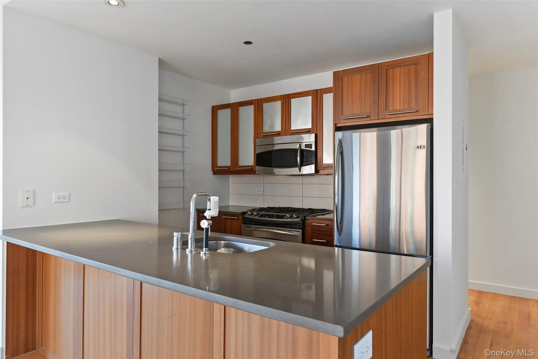 460 236th Street, New York, NY, 2 Bedrooms Bedrooms, 5 Rooms Rooms,2 BathroomsBathrooms,Residential,For Rent,236th,0,954620 460 236th Street, New York, NY, 2 Bedrooms Bedrooms, 5 Rooms Rooms,2 BathroomsBathrooms,Residential,For Rent,236th,0,954620