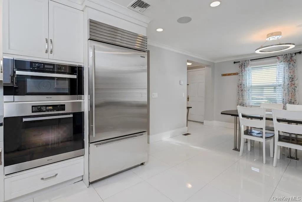 155 White Road, Scarsdale, NY, 3 Bedrooms Bedrooms, 6 Rooms Rooms,1 BathroomBathrooms,Residential Lease,For Rent,White,0,954632 155 White Road, Scarsdale, NY, 3 Bedrooms Bedrooms, 6 Rooms Rooms,1 BathroomBathrooms,Residential Lease,For Rent,White,0,954632