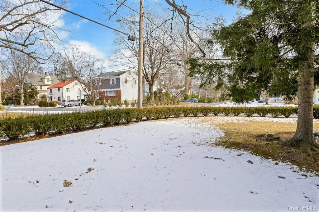 Side yard. Side yard.