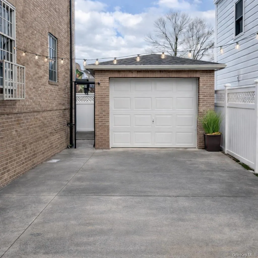 214-27 38 Avenue, New York, NY, 3 Bedrooms Bedrooms, 4 Rooms Rooms,1 BathroomBathrooms,Residential Lease,Idx,38,0,954638 214-27 38 Avenue, New York, NY, 3 Bedrooms Bedrooms, 4 Rooms Rooms,1 BathroomBathrooms,Residential Lease,Idx,38,0,954638