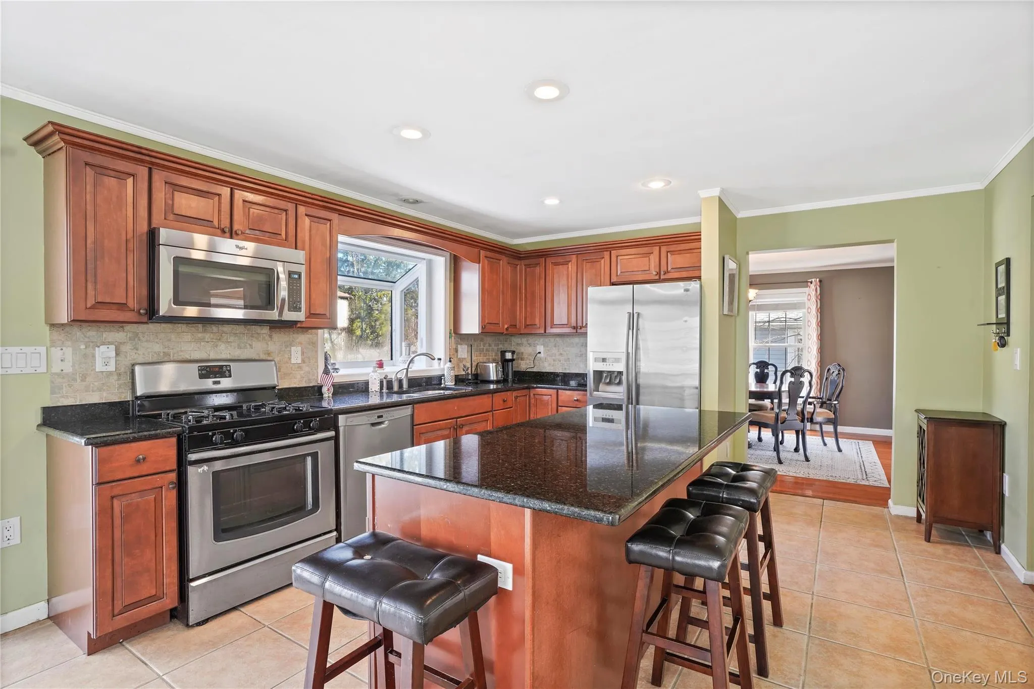 Gas Range, Stainless Steel Appliances, Bar Seating Gas Range, Stainless Steel Appliances, Bar Seating