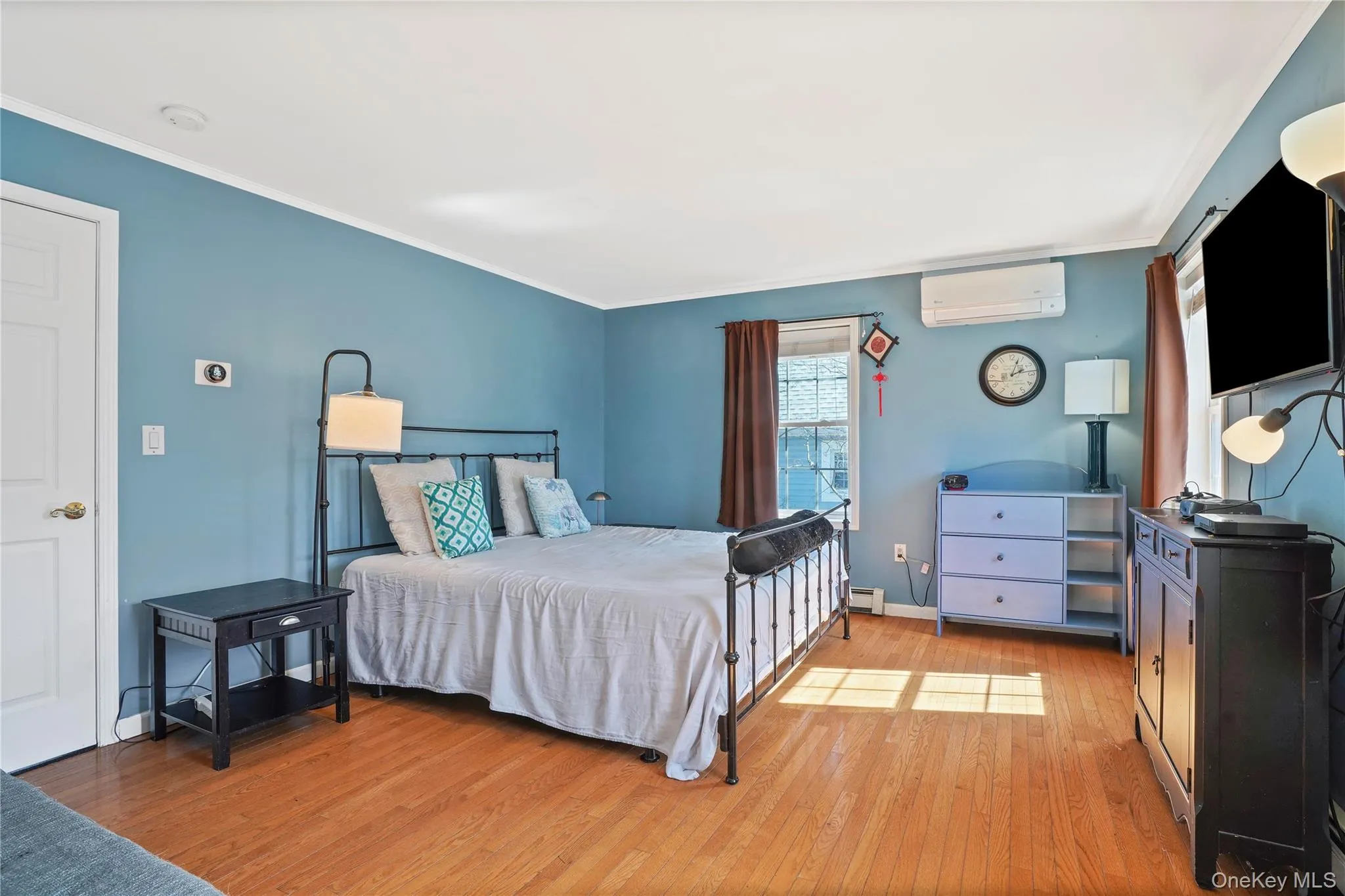 King Size Primary Bedroom Suite King Size Primary Bedroom Suite