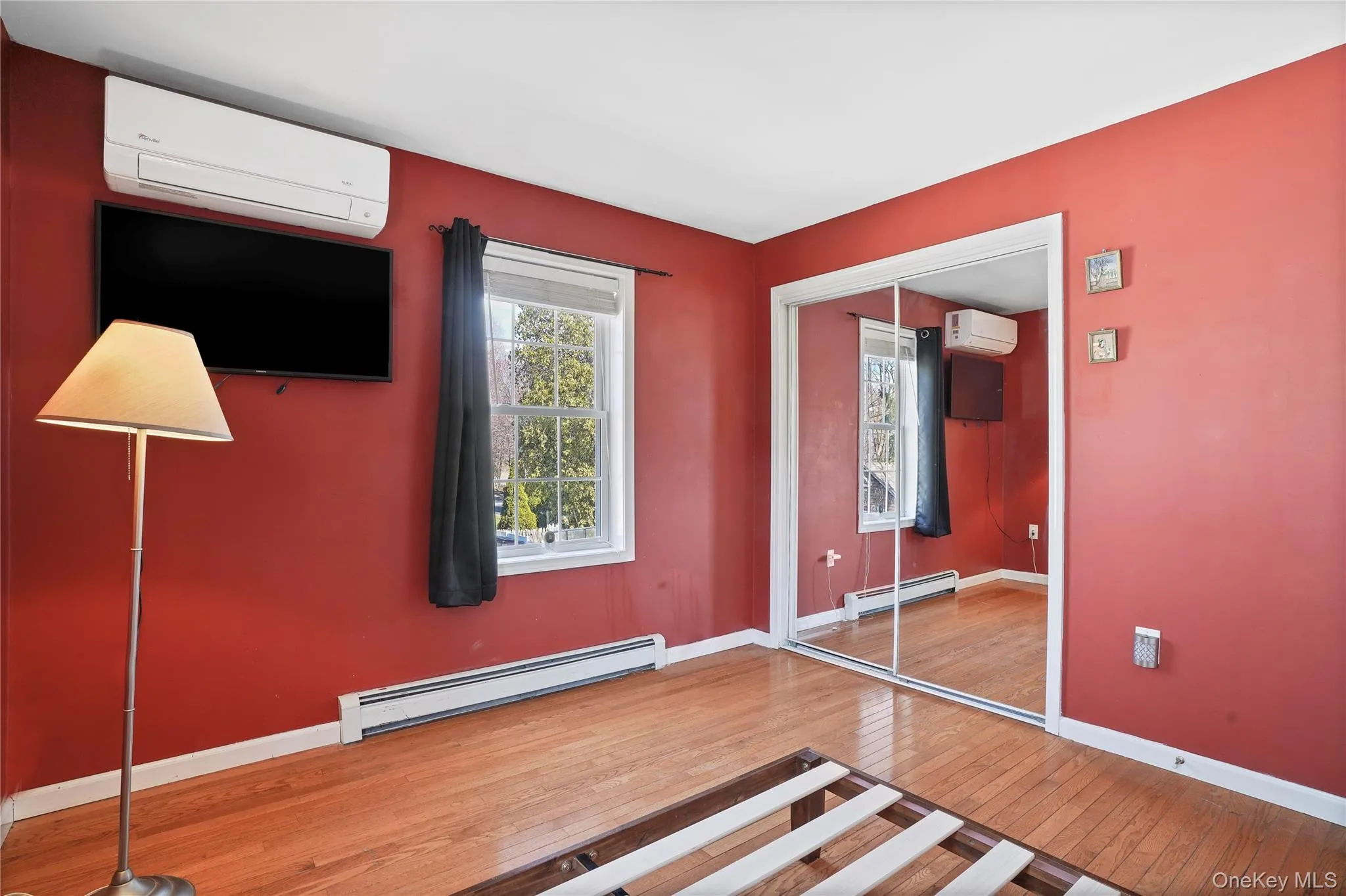 Bedroom I With Queen Size Bed Frame Bedroom I With Queen Size Bed Frame