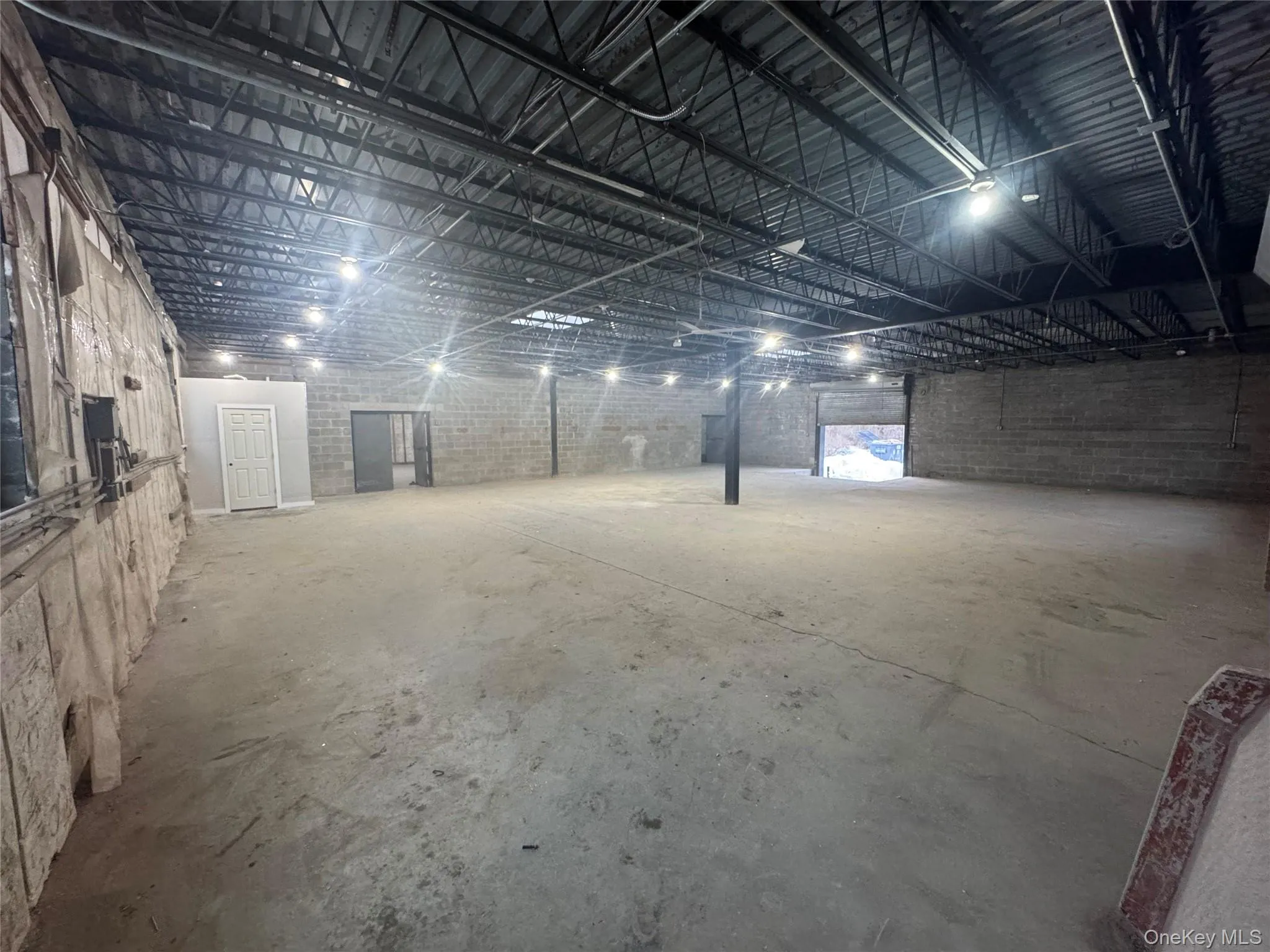 View of 3,000 SF Side View of 3,000 SF Side