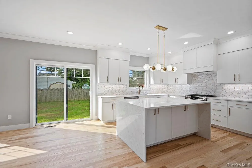 8 Violet Avenue, Oyster Bay, NY, 5 Bedrooms Bedrooms, 9 Rooms Rooms,4 BathroomsBathrooms,Residential,For Rent,Violet,0,954668 8 Violet Avenue, Oyster Bay, NY, 5 Bedrooms Bedrooms, 9 Rooms Rooms,4 BathroomsBathrooms,Residential,For Rent,Violet,0,954668