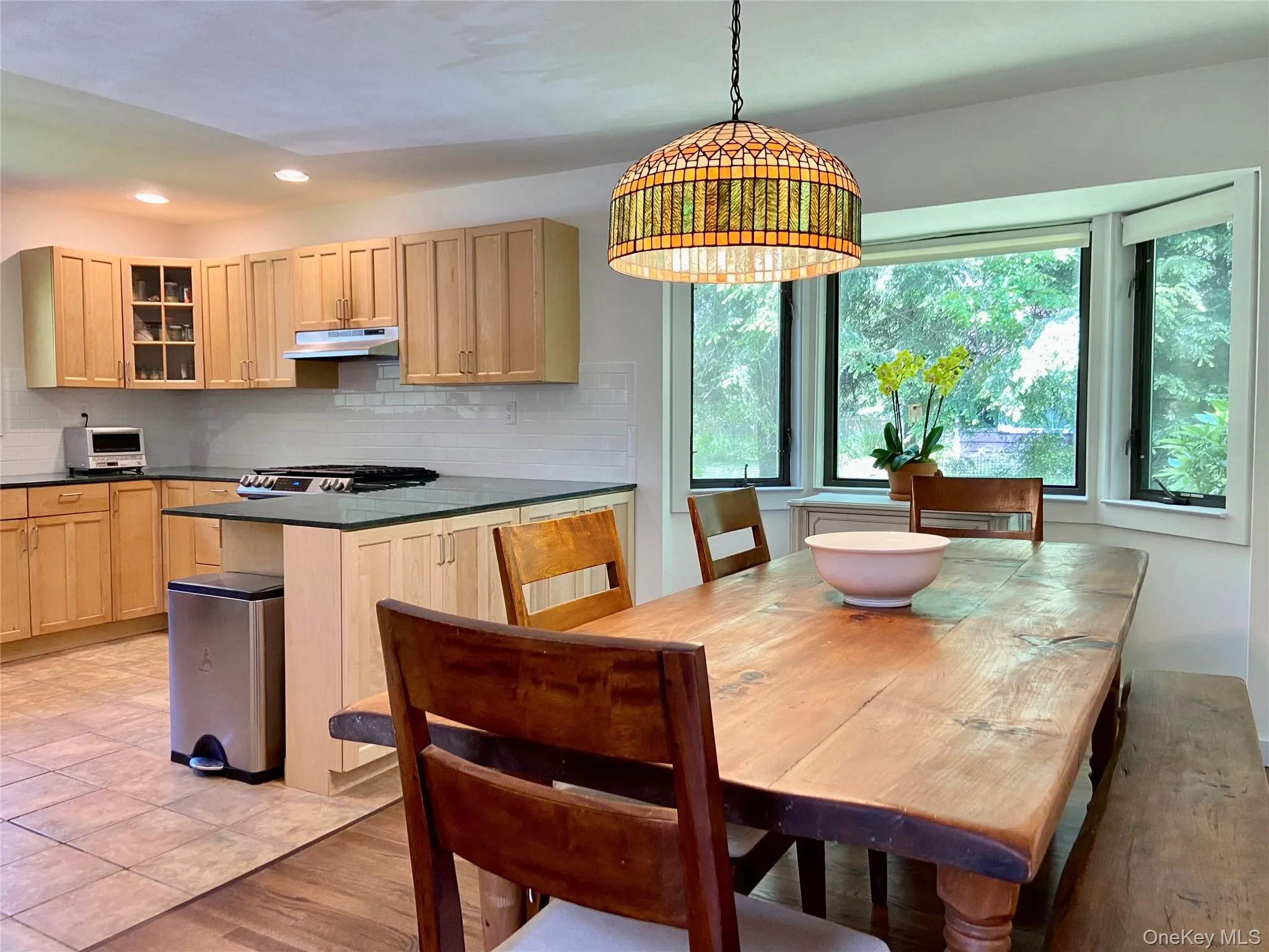 98 Hands Creek Road, East Hampton, NY, 3 Bedrooms Bedrooms, 7 Rooms Rooms,3 BathroomsBathrooms,Residential Lease,For Rent,Hands Creek,0,954679 98 Hands Creek Road, East Hampton, NY, 3 Bedrooms Bedrooms, 7 Rooms Rooms,3 BathroomsBathrooms,Residential Lease,For Rent,Hands Creek,0,954679