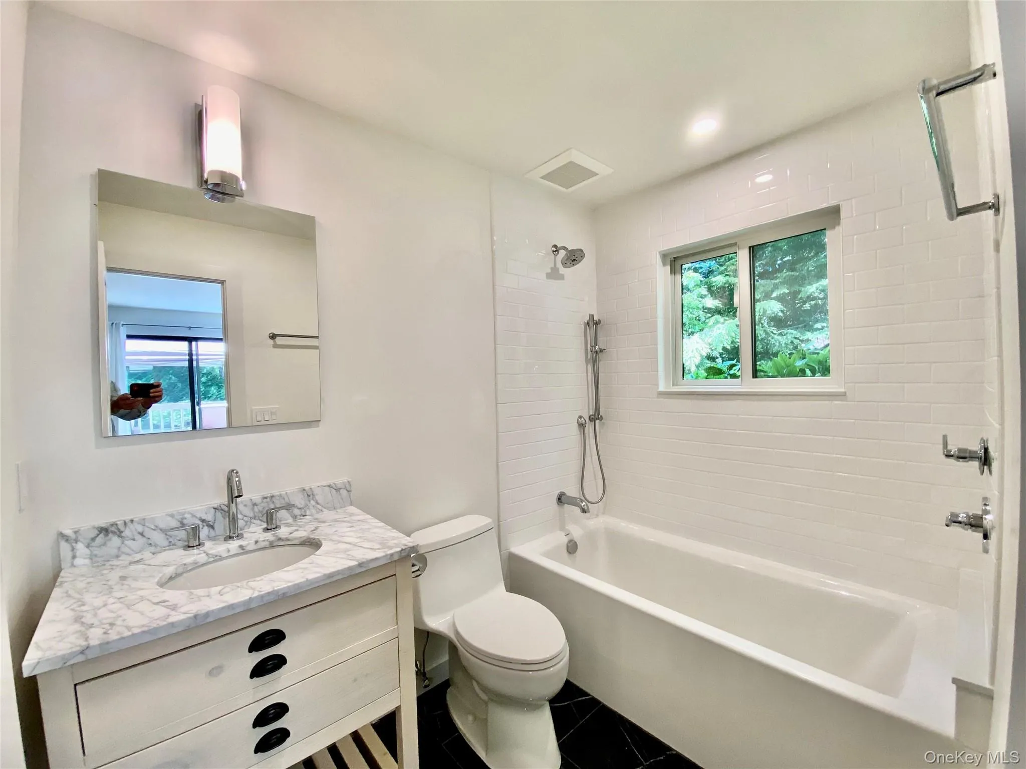 98 Hands Creek Road, East Hampton, NY, 3 Bedrooms Bedrooms, 7 Rooms Rooms,3 BathroomsBathrooms,Residential Lease,For Rent,Hands Creek,0,954679 98 Hands Creek Road, East Hampton, NY, 3 Bedrooms Bedrooms, 7 Rooms Rooms,3 BathroomsBathrooms,Residential Lease,For Rent,Hands Creek,0,954679