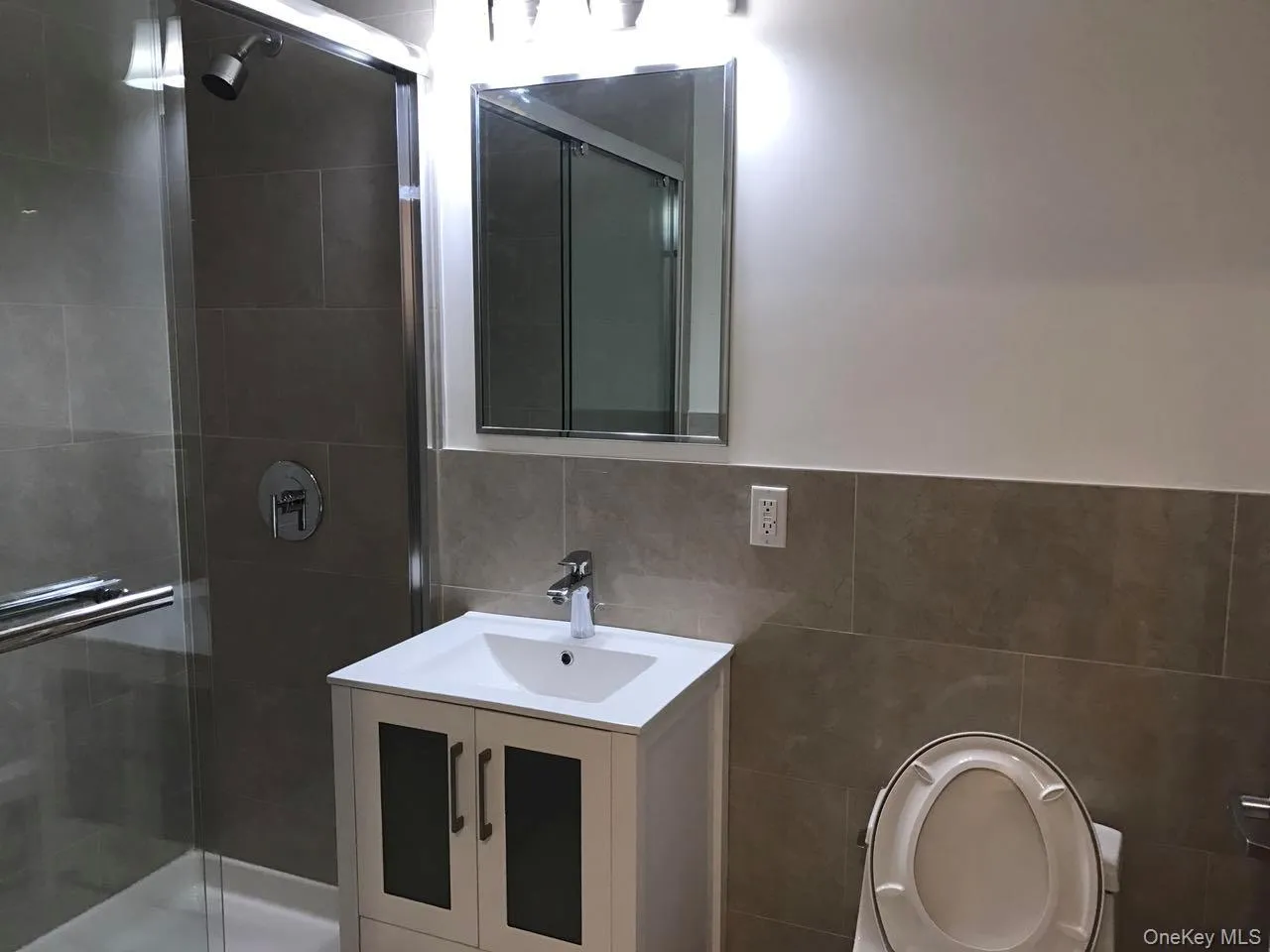 135-17 Northern Boulevard, New York, NY, 3 Rooms Rooms,1 BathroomBathrooms,Residential Lease,Idx,Northern,0,954723 135-17 Northern Boulevard, New York, NY, 3 Rooms Rooms,1 BathroomBathrooms,Residential Lease,Idx,Northern,0,954723