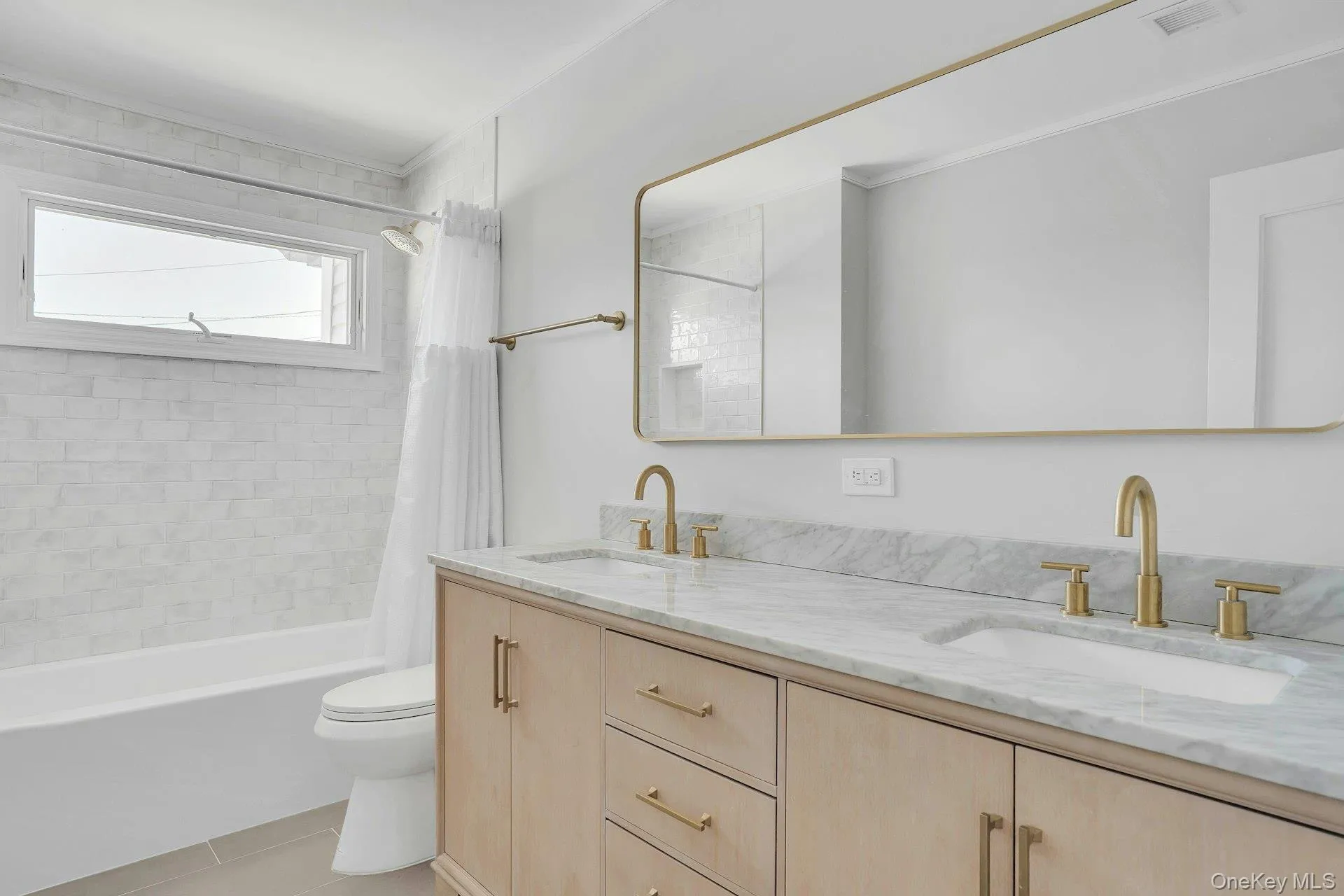 89 Harvest Lane, Smithtown, NY, 4 Bedrooms Bedrooms, 9 Rooms Rooms,3 BathroomsBathrooms,Residential Lease,Idx,Harvest,0,954737 89 Harvest Lane, Smithtown, NY, 4 Bedrooms Bedrooms, 9 Rooms Rooms,3 BathroomsBathrooms,Residential Lease,Idx,Harvest,0,954737