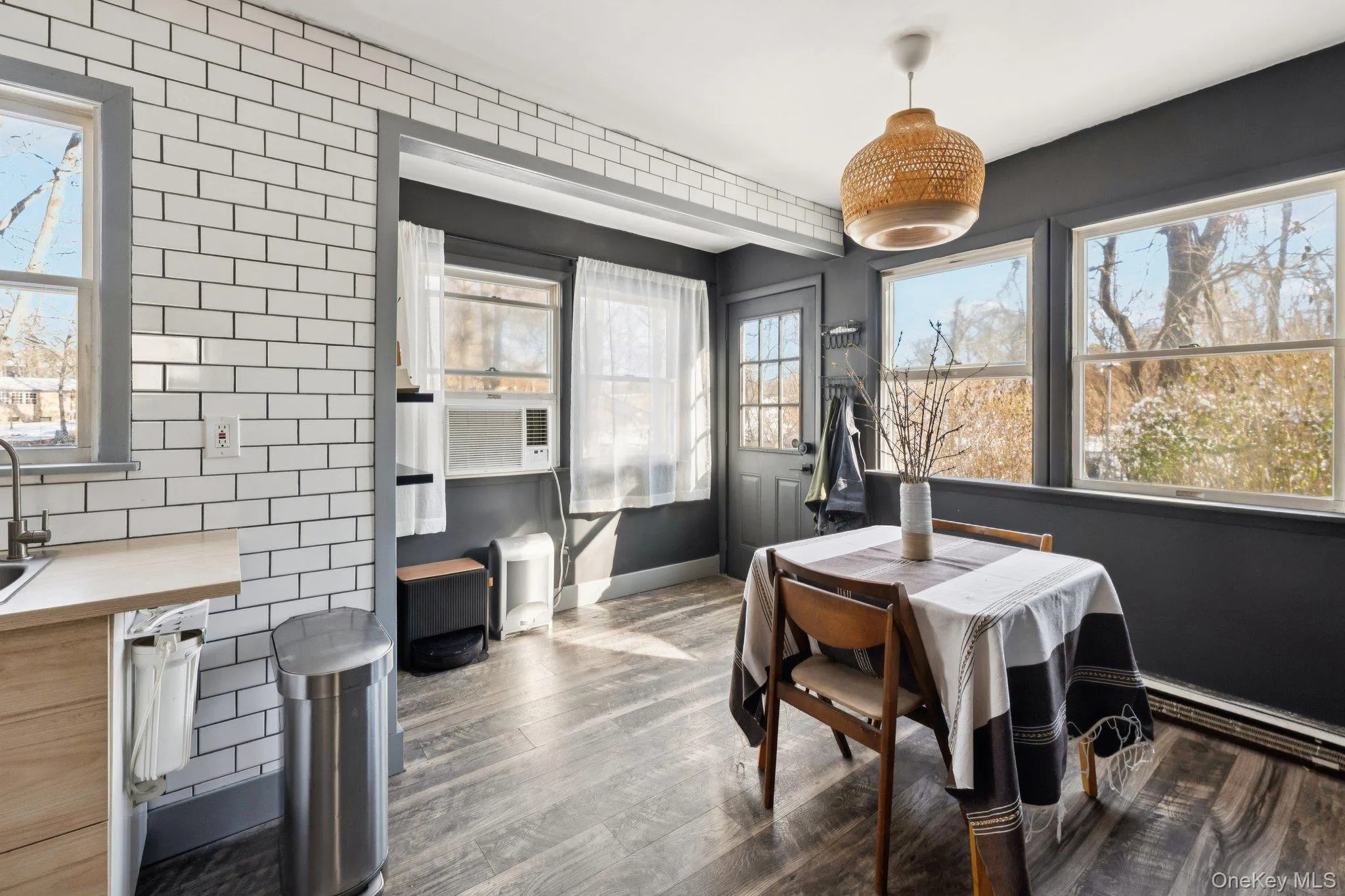 176 Maple Avenue, Southampton, NY, 2 Bedrooms Bedrooms, 5 Rooms Rooms,1 BathroomBathrooms,Residential,For Rent,Maple,0,954761 176 Maple Avenue, Southampton, NY, 2 Bedrooms Bedrooms, 5 Rooms Rooms,1 BathroomBathrooms,Residential,For Rent,Maple,0,954761