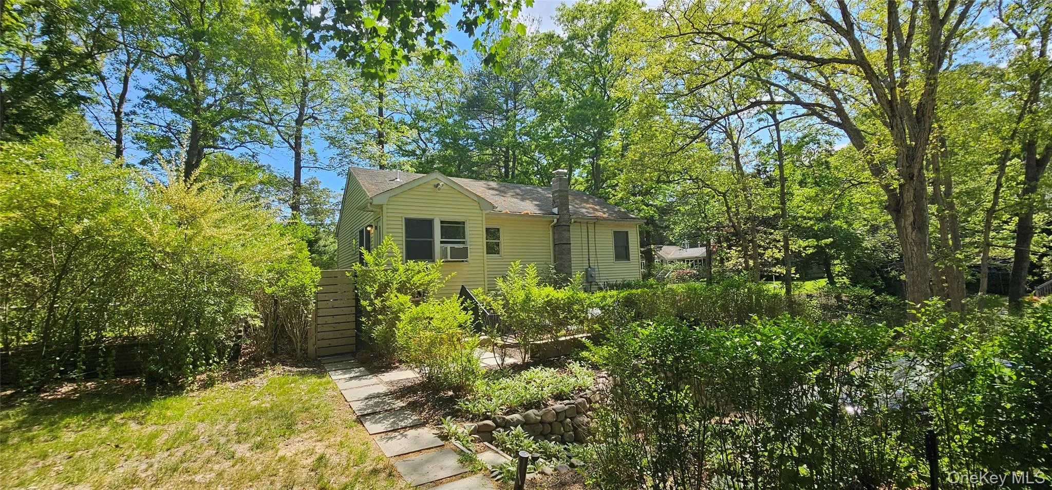 176 Maple Avenue, Southampton, NY, 2 Bedrooms Bedrooms, 5 Rooms Rooms,1 BathroomBathrooms,Residential,For Rent,Maple,0,954761 176 Maple Avenue, Southampton, NY, 2 Bedrooms Bedrooms, 5 Rooms Rooms,1 BathroomBathrooms,Residential,For Rent,Maple,0,954761