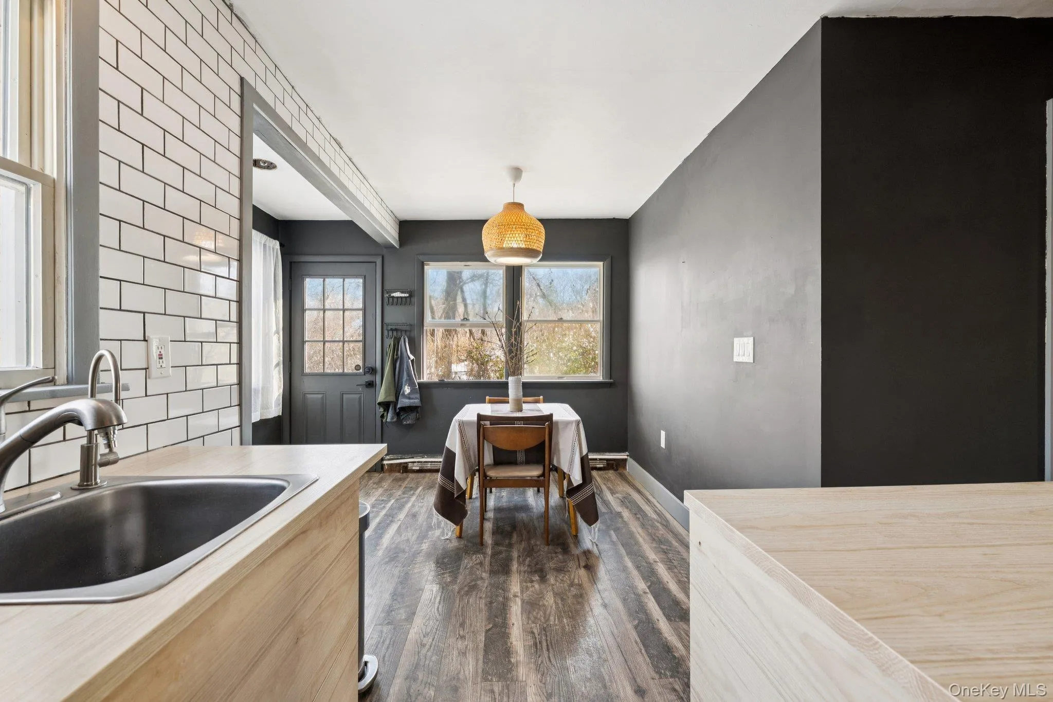 176 Maple Avenue, Southampton, NY, 2 Bedrooms Bedrooms, 5 Rooms Rooms,1 BathroomBathrooms,Residential,For Rent,Maple,0,954761 176 Maple Avenue, Southampton, NY, 2 Bedrooms Bedrooms, 5 Rooms Rooms,1 BathroomBathrooms,Residential,For Rent,Maple,0,954761