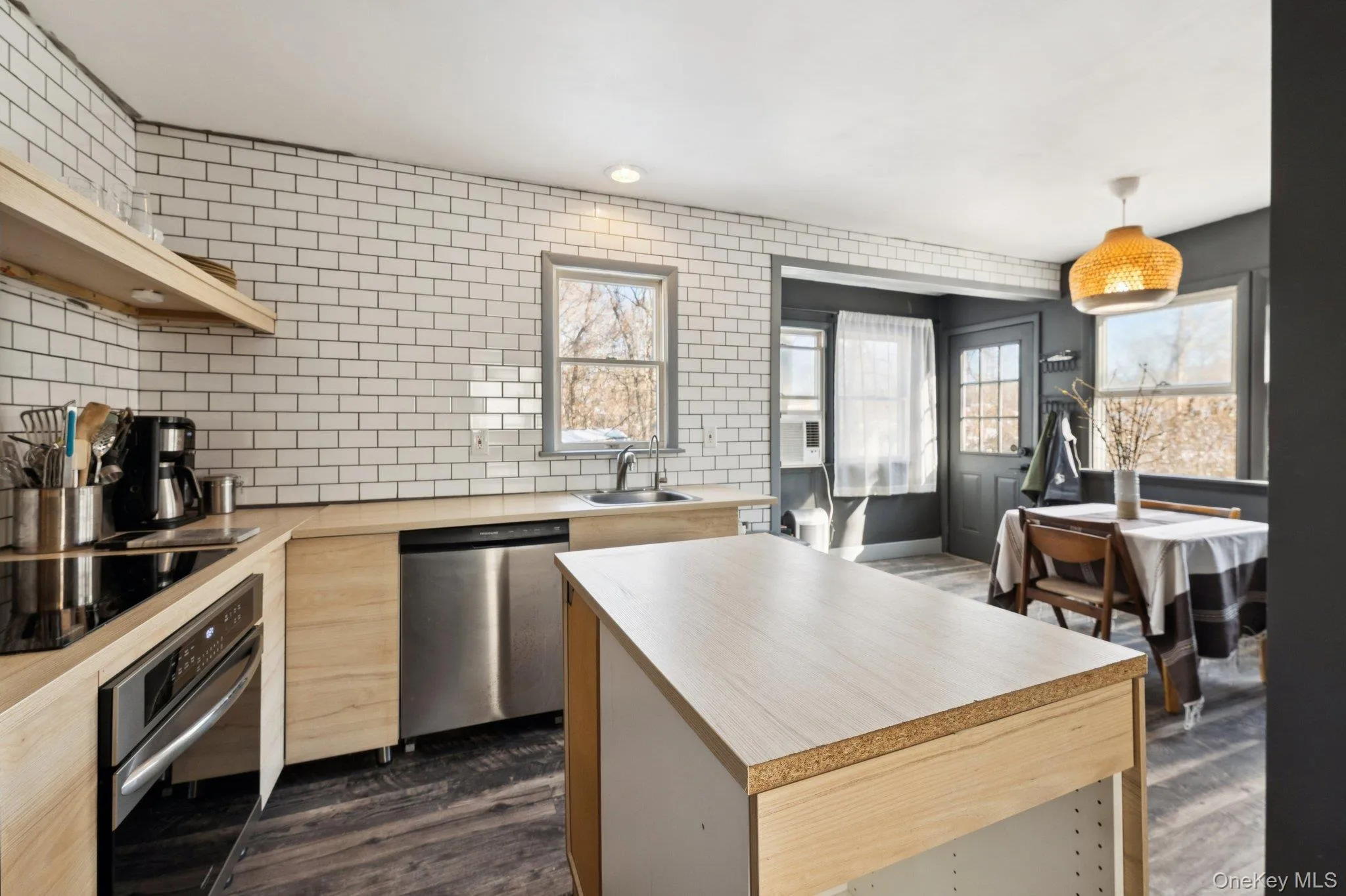 176 Maple Avenue, Southampton, NY, 2 Bedrooms Bedrooms, 5 Rooms Rooms,1 BathroomBathrooms,Residential,For Rent,Maple,0,954761 176 Maple Avenue, Southampton, NY, 2 Bedrooms Bedrooms, 5 Rooms Rooms,1 BathroomBathrooms,Residential,For Rent,Maple,0,954761
