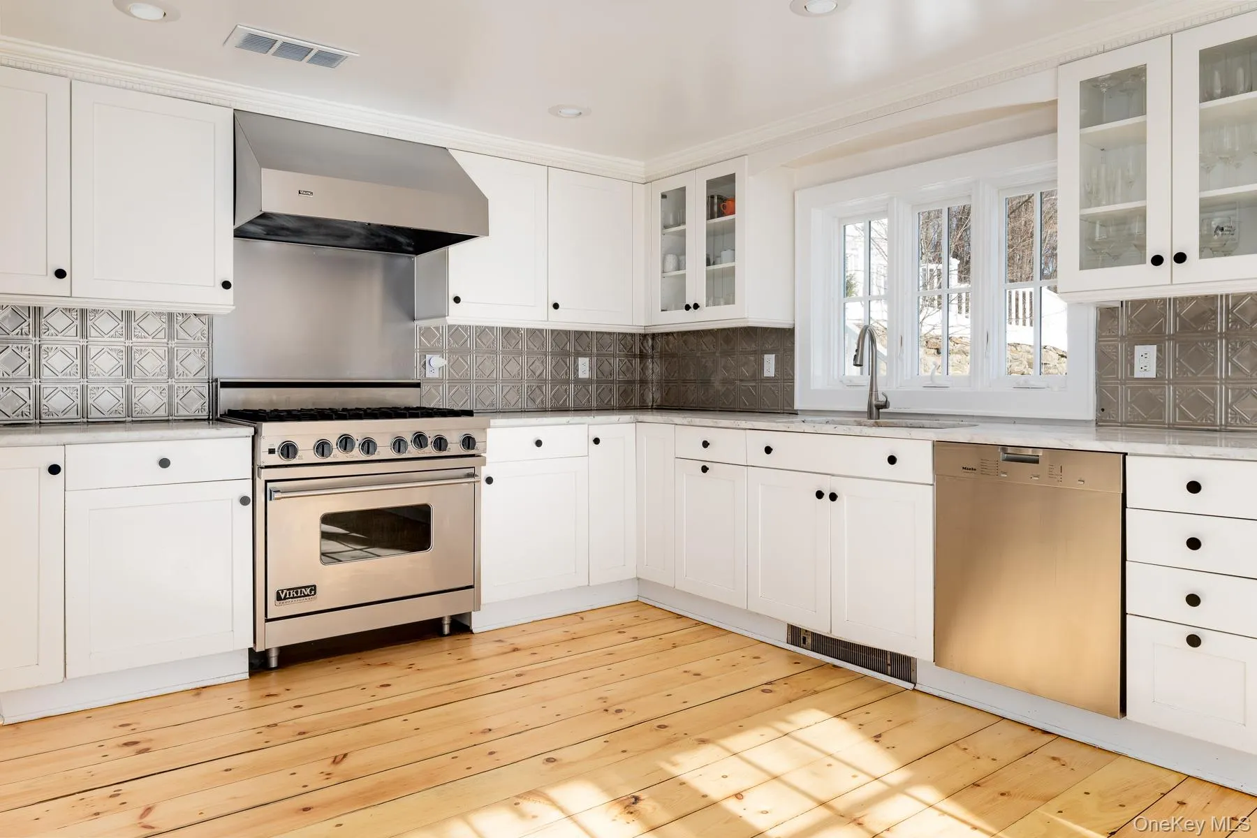 291 Roaring Brook Road, New Castle, NY, 4 Bedrooms Bedrooms, 14 Rooms Rooms,3 BathroomsBathrooms,Residential Lease,For Rent,Roaring Brook,0,954764 291 Roaring Brook Road, New Castle, NY, 4 Bedrooms Bedrooms, 14 Rooms Rooms,3 BathroomsBathrooms,Residential Lease,For Rent,Roaring Brook,0,954764