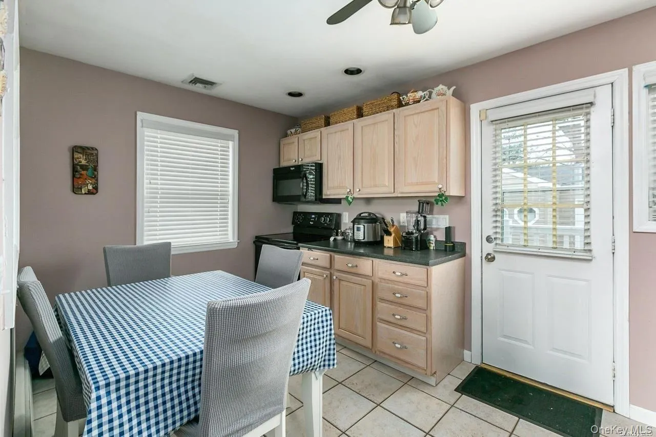 250 Rutherford Avenue, Oyster Bay, NY, 4 Bedrooms Bedrooms, 8 Rooms Rooms,2 BathroomsBathrooms,Residential Lease,Idx,Rutherford,0,954797 250 Rutherford Avenue, Oyster Bay, NY, 4 Bedrooms Bedrooms, 8 Rooms Rooms,2 BathroomsBathrooms,Residential Lease,Idx,Rutherford,0,954797