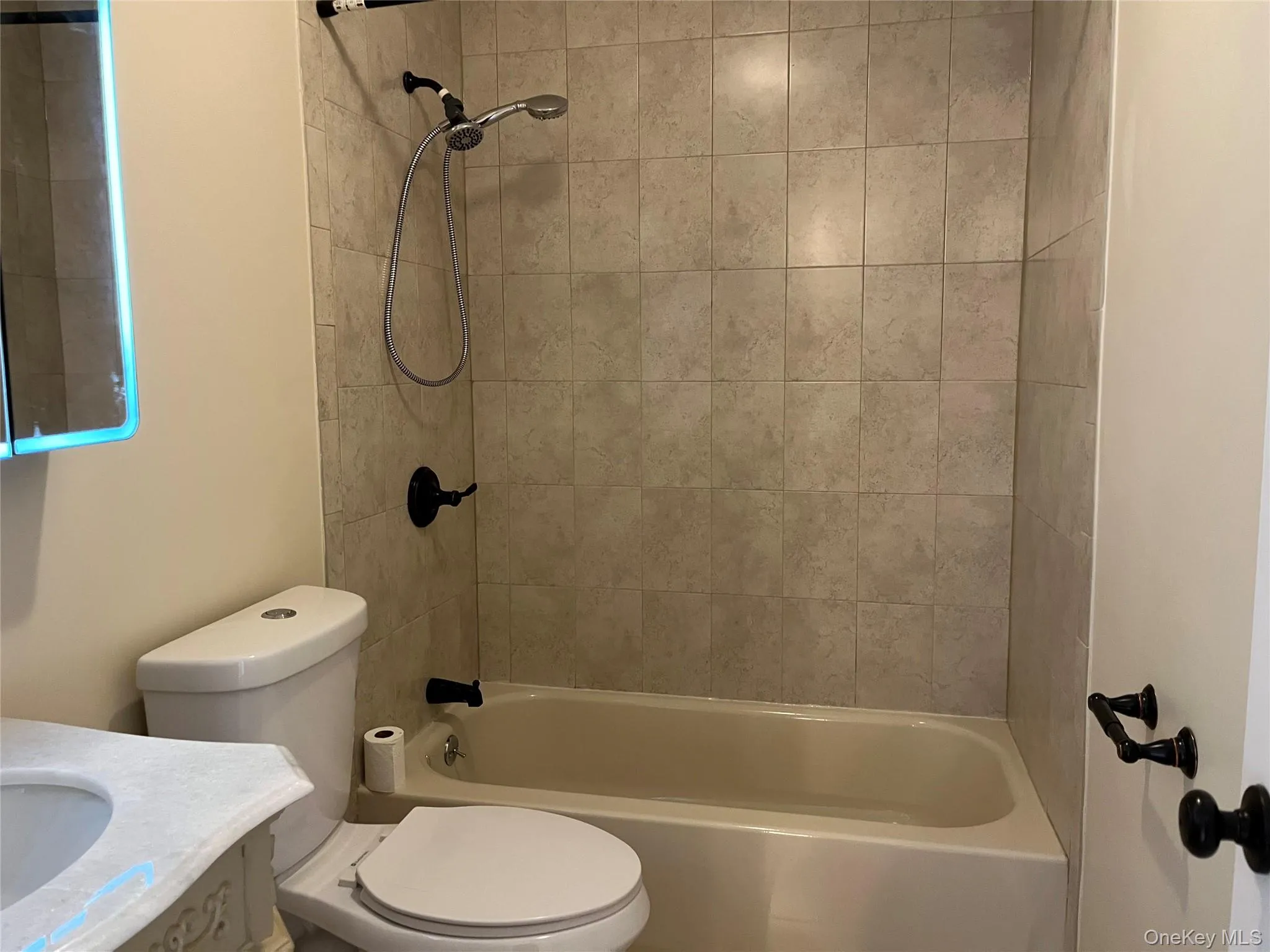 410 Jericho Turnpike, North Hempstead, NY, 2 Bedrooms Bedrooms, 5 Rooms Rooms,1 BathroomBathrooms,Residential Lease,Idx,Jericho,0,954811 410 Jericho Turnpike, North Hempstead, NY, 2 Bedrooms Bedrooms, 5 Rooms Rooms,1 BathroomBathrooms,Residential Lease,Idx,Jericho,0,954811