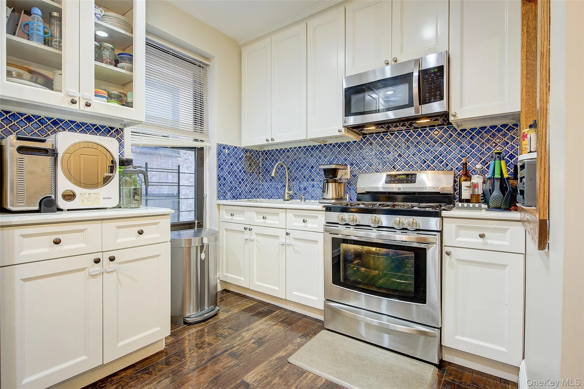 91-10 34th Avenue, New York, NY, 2 Bedrooms Bedrooms, 5 Rooms Rooms,1 BathroomBathrooms,Residential,For Rent,34th,0,954827 91-10 34th Avenue, New York, NY, 2 Bedrooms Bedrooms, 5 Rooms Rooms,1 BathroomBathrooms,Residential,For Rent,34th,0,954827