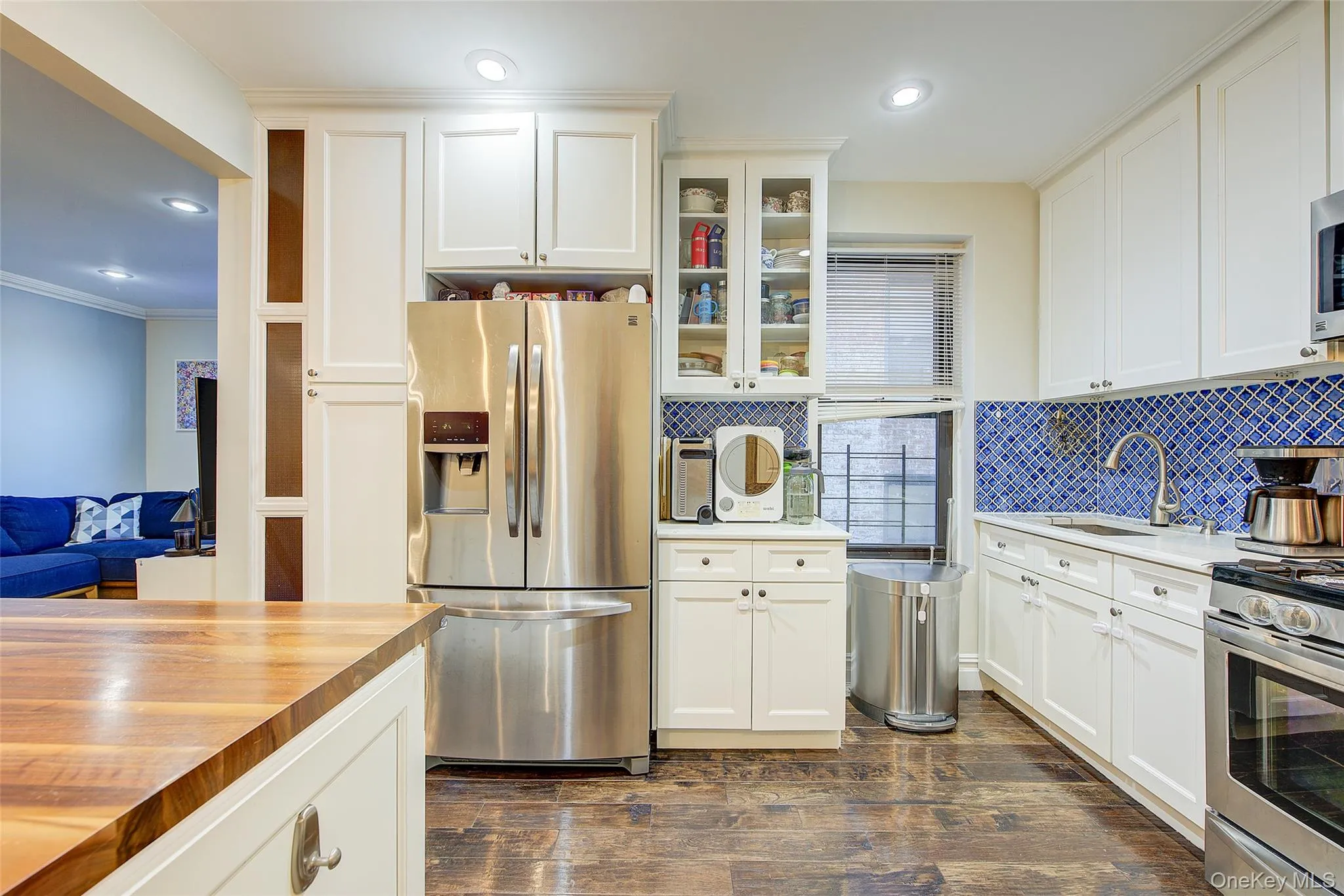 91-10 34th Avenue, New York, NY, 2 Bedrooms Bedrooms, 5 Rooms Rooms,1 BathroomBathrooms,Residential,For Rent,34th,0,954827 91-10 34th Avenue, New York, NY, 2 Bedrooms Bedrooms, 5 Rooms Rooms,1 BathroomBathrooms,Residential,For Rent,34th,0,954827