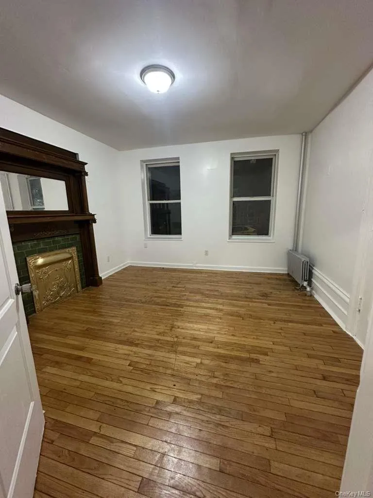 2026 Ryer Avenue, New York, NY, 3 Bedrooms Bedrooms, 7 Rooms Rooms,1 BathroomBathrooms,Residential Lease,Idx,Ryer,0,954876 2026 Ryer Avenue, New York, NY, 3 Bedrooms Bedrooms, 7 Rooms Rooms,1 BathroomBathrooms,Residential Lease,Idx,Ryer,0,954876