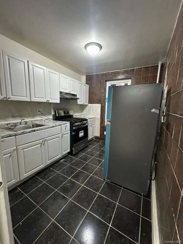 2026 Ryer Avenue, New York, NY, 3 Bedrooms Bedrooms, 7 Rooms Rooms,1 BathroomBathrooms,Residential Lease,Idx,Ryer,0,954876 2026 Ryer Avenue, New York, NY, 3 Bedrooms Bedrooms, 7 Rooms Rooms,1 BathroomBathrooms,Residential Lease,Idx,Ryer,0,954876