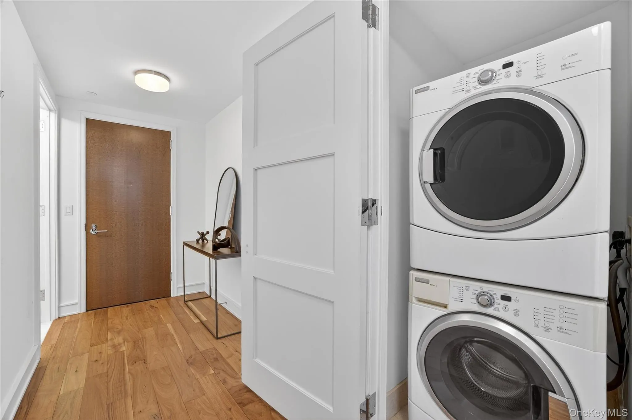 5 Renaissance Square, White Plains, NY, 2 Bedrooms Bedrooms, 4 Rooms Rooms,2 BathroomsBathrooms,Residential,For Rent,Renaissance,0,954915 5 Renaissance Square, White Plains, NY, 2 Bedrooms Bedrooms, 4 Rooms Rooms,2 BathroomsBathrooms,Residential,For Rent,Renaissance,0,954915