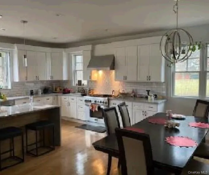67 Squiretown Road, Southampton, New York 11946