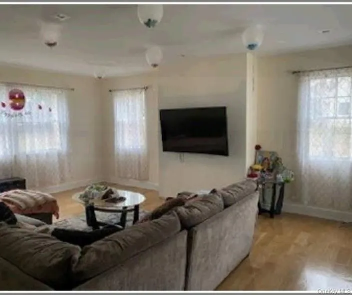 67 Squiretown Road, Southampton, New York 11946