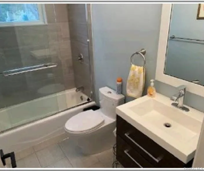 67 Squiretown Road, Southampton, New York 11946