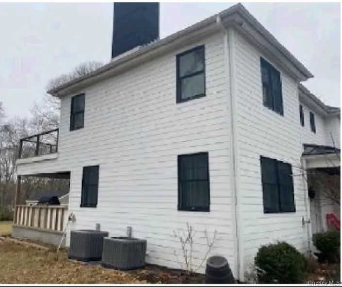 67 Squiretown Road, Southampton, New York 11946