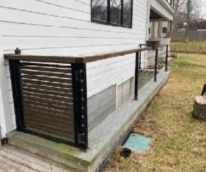 67 Squiretown Road, Southampton, New York 11946