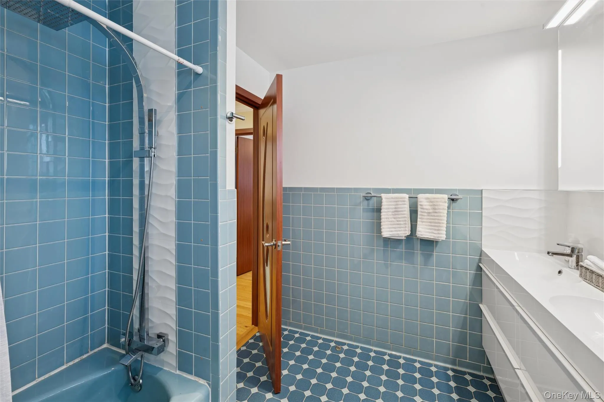 383 254th Street, New York, NY, 4 Bedrooms Bedrooms, 7 Rooms Rooms,3 BathroomsBathrooms,Residential,For Rent,254th,0,954990 383 254th Street, New York, NY, 4 Bedrooms Bedrooms, 7 Rooms Rooms,3 BathroomsBathrooms,Residential,For Rent,254th,0,954990