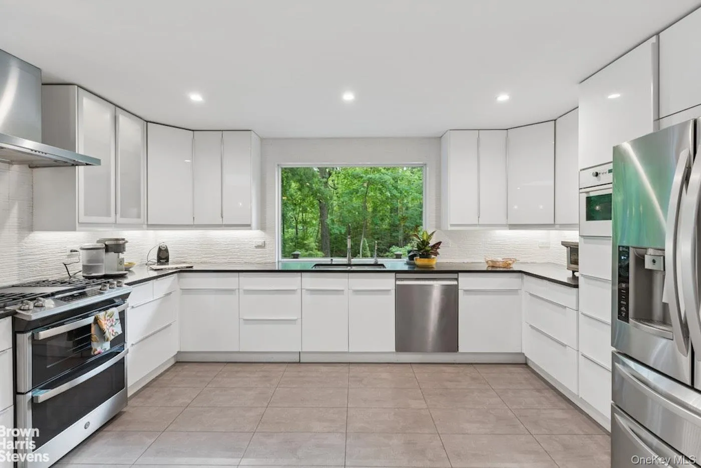 383 254th Street, New York, NY, 4 Bedrooms Bedrooms, 7 Rooms Rooms,3 BathroomsBathrooms,Residential,For Rent,254th,0,954990 383 254th Street, New York, NY, 4 Bedrooms Bedrooms, 7 Rooms Rooms,3 BathroomsBathrooms,Residential,For Rent,254th,0,954990