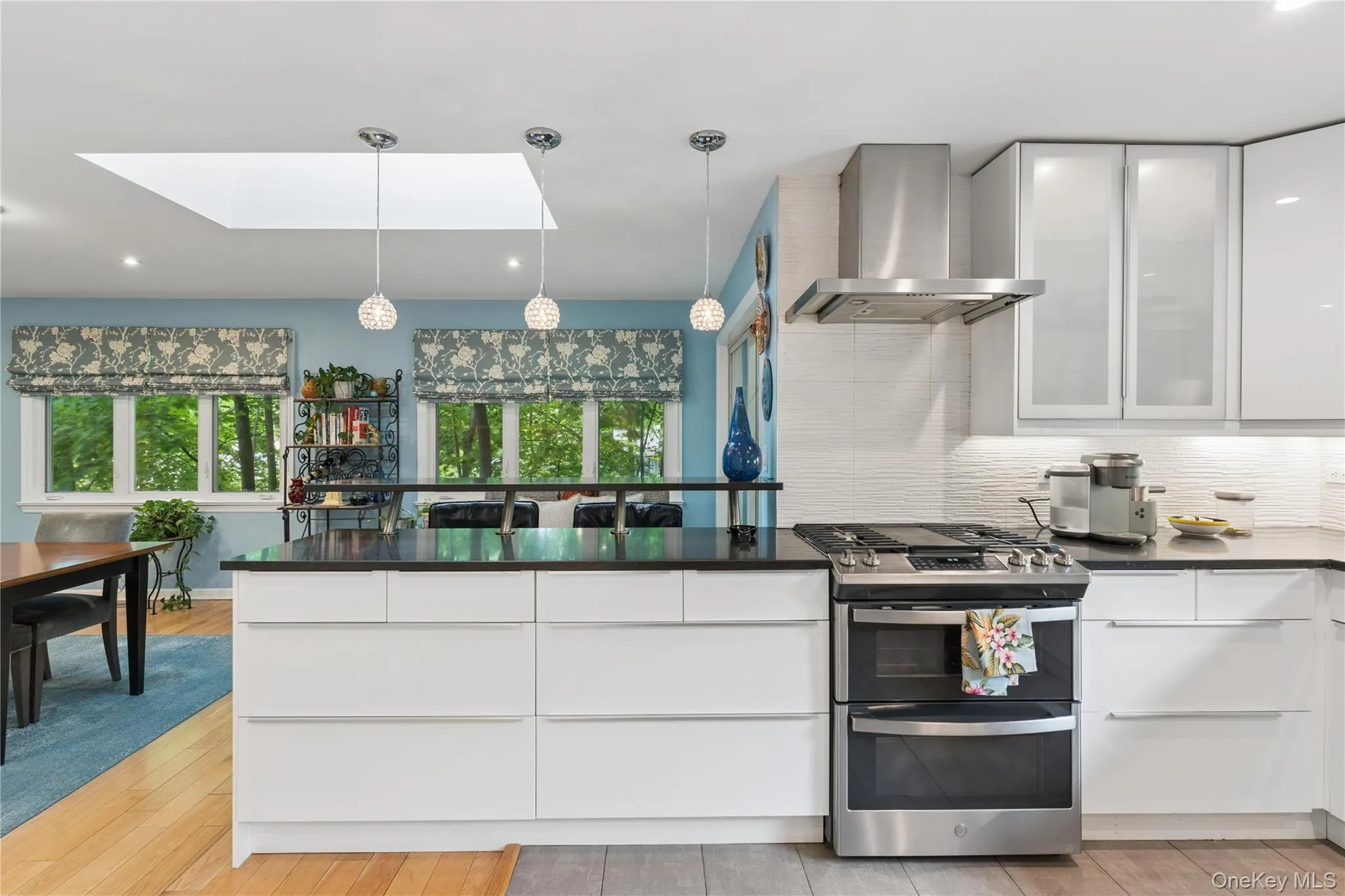 383 254th Street, New York, NY, 4 Bedrooms Bedrooms, 7 Rooms Rooms,3 BathroomsBathrooms,Residential,For Rent,254th,0,954990 383 254th Street, New York, NY, 4 Bedrooms Bedrooms, 7 Rooms Rooms,3 BathroomsBathrooms,Residential,For Rent,254th,0,954990