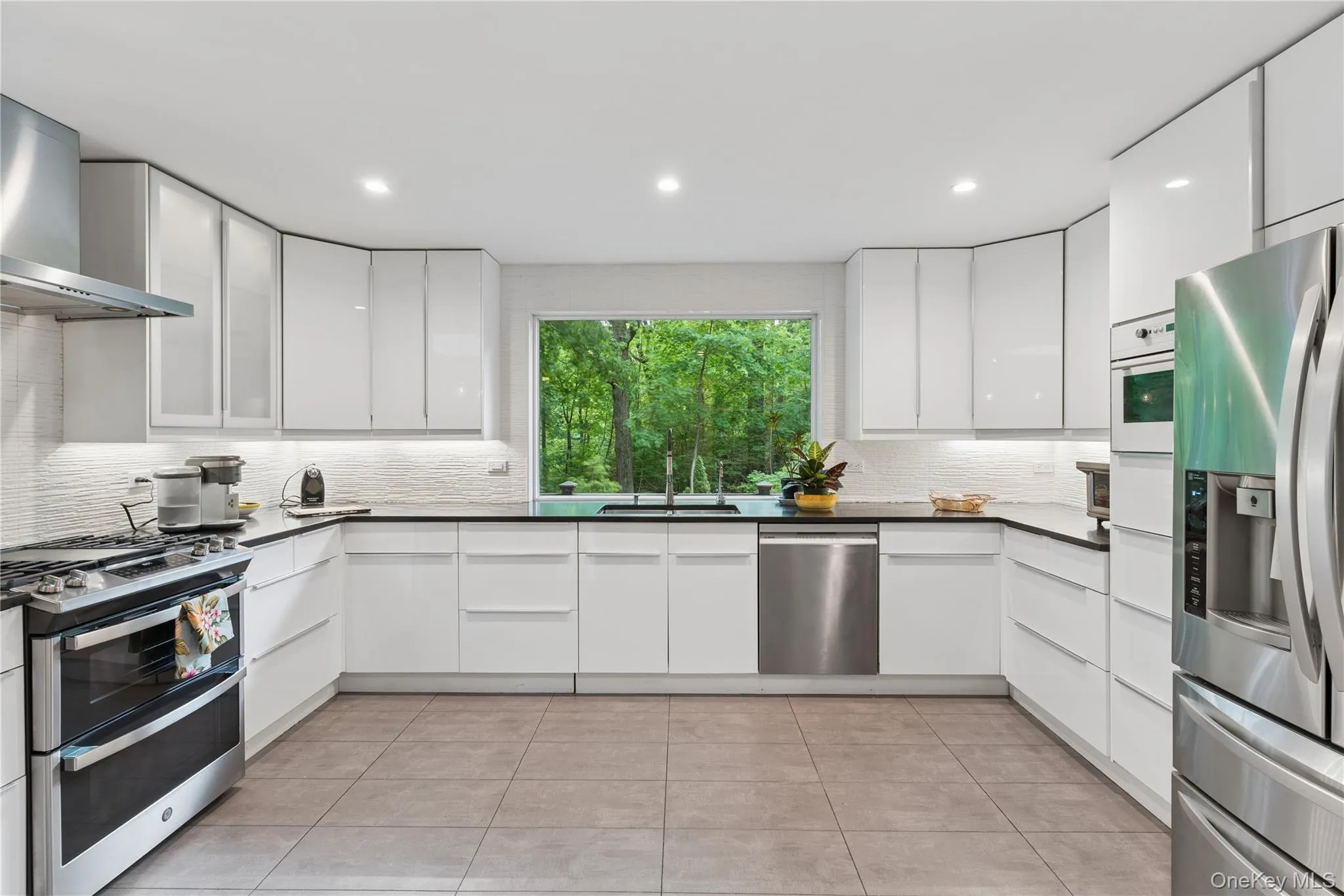 383 254th Street, New York, NY, 4 Bedrooms Bedrooms, 7 Rooms Rooms,3 BathroomsBathrooms,Residential,For Rent,254th,0,954990 383 254th Street, New York, NY, 4 Bedrooms Bedrooms, 7 Rooms Rooms,3 BathroomsBathrooms,Residential,For Rent,254th,0,954990